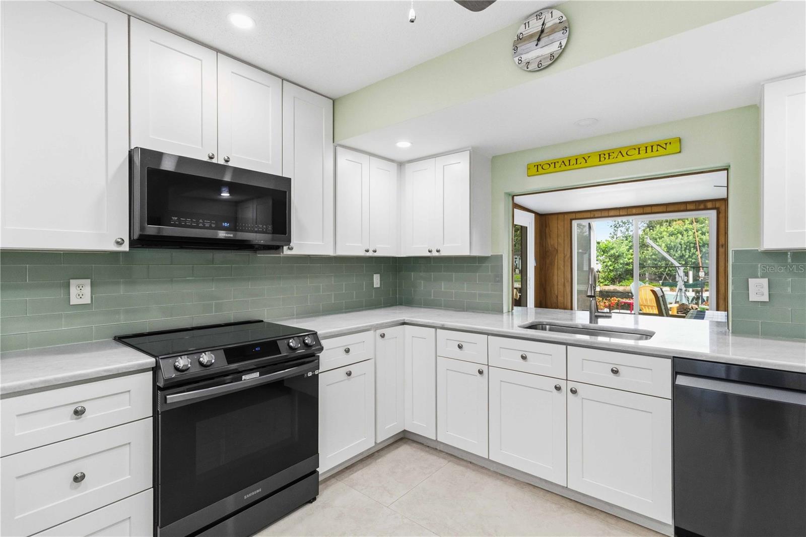 TROPICAL HARBOR SEC 2 - Residential