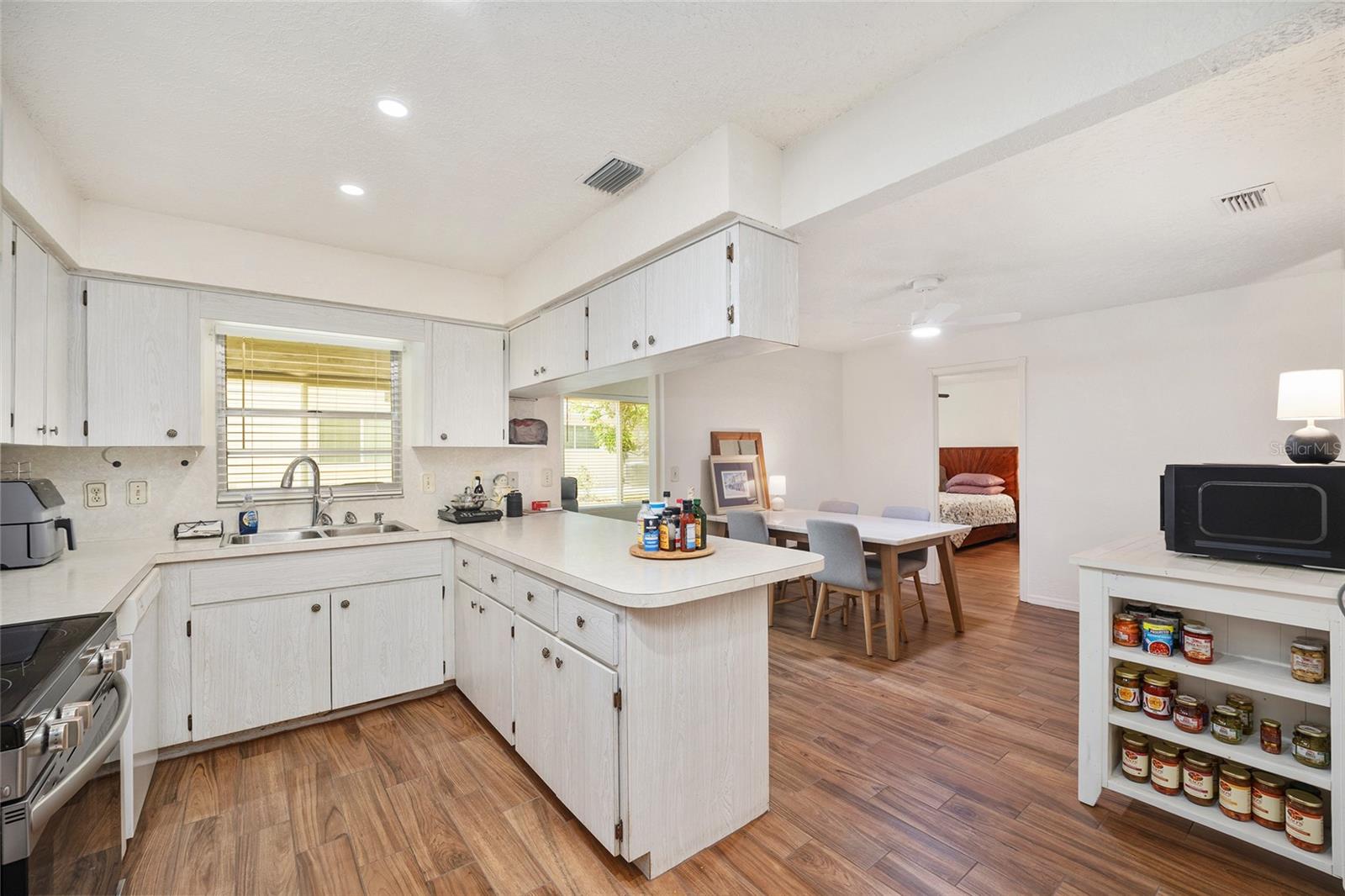ON TOP OF THE WORLD - Residential