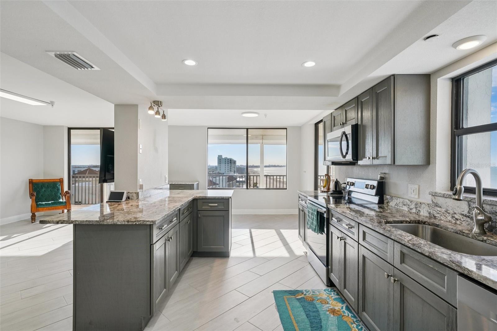 MADEIRA TOWERS CONDO - Residential