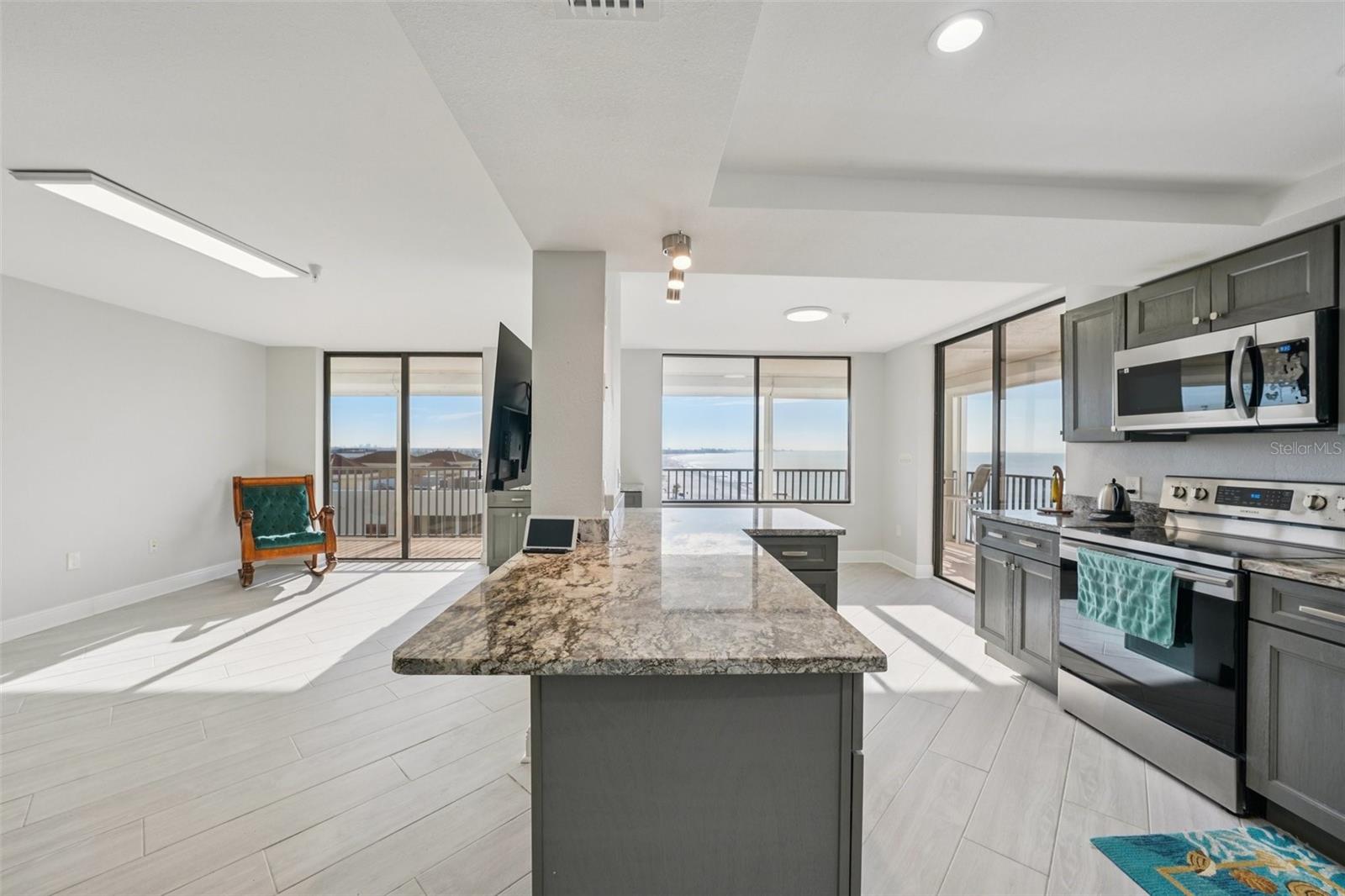 MADEIRA TOWERS CONDO - Residential