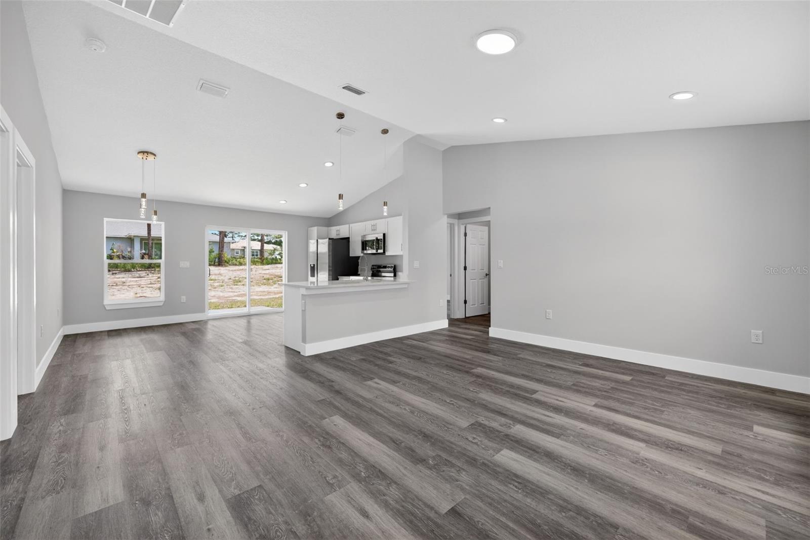 MARION OAKS UN ELEVEN - Residential