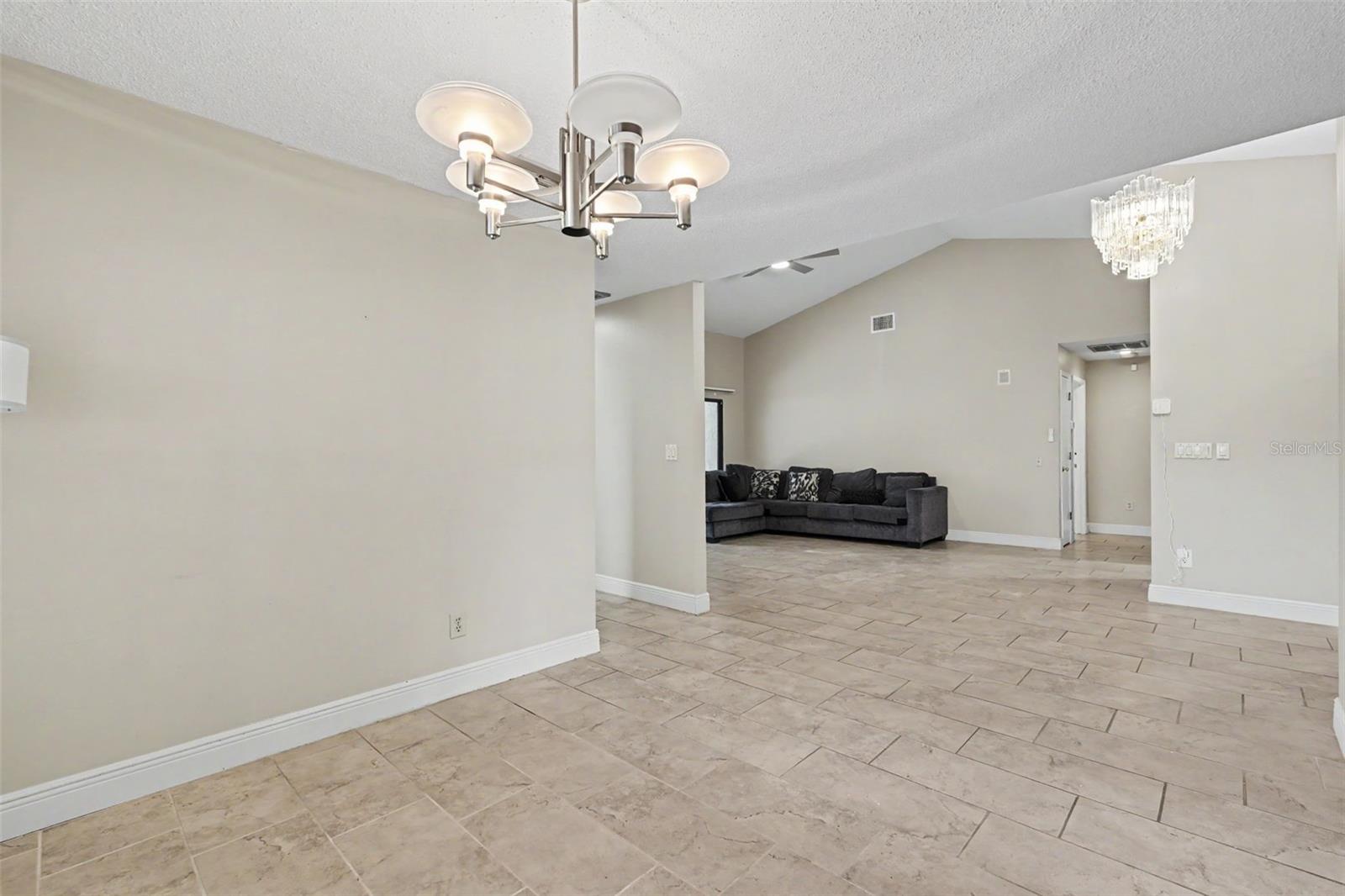 VISTA DEL RIO - Residential