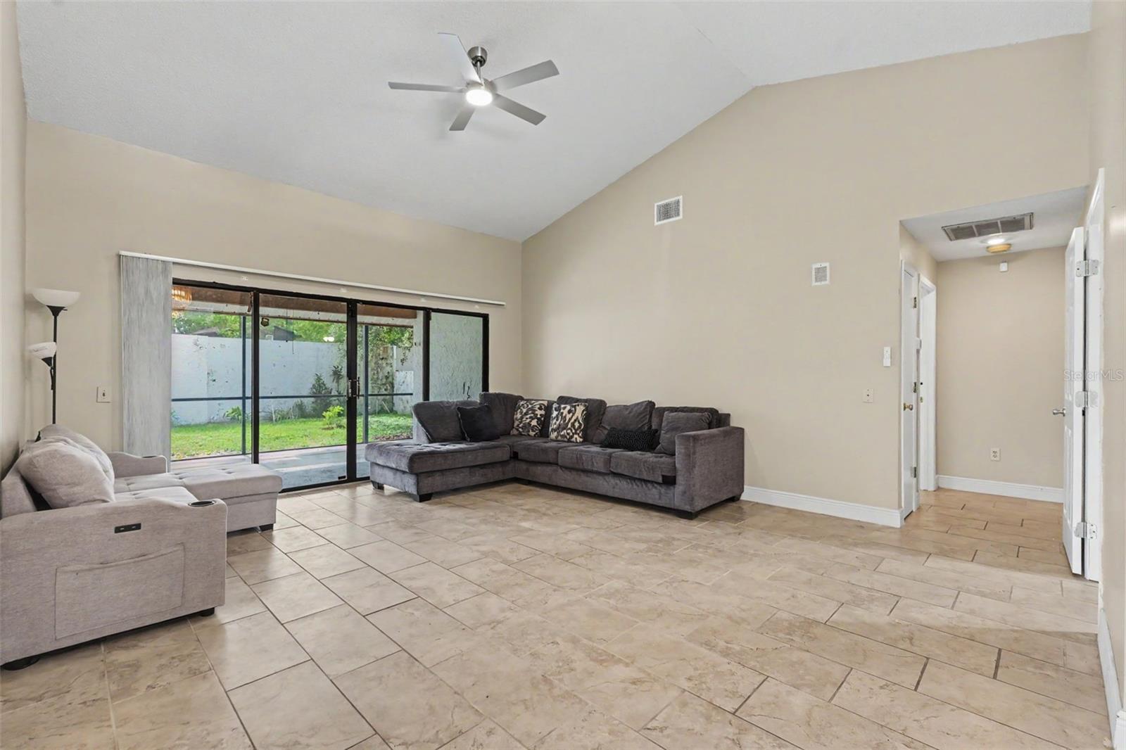 VISTA DEL RIO - Residential