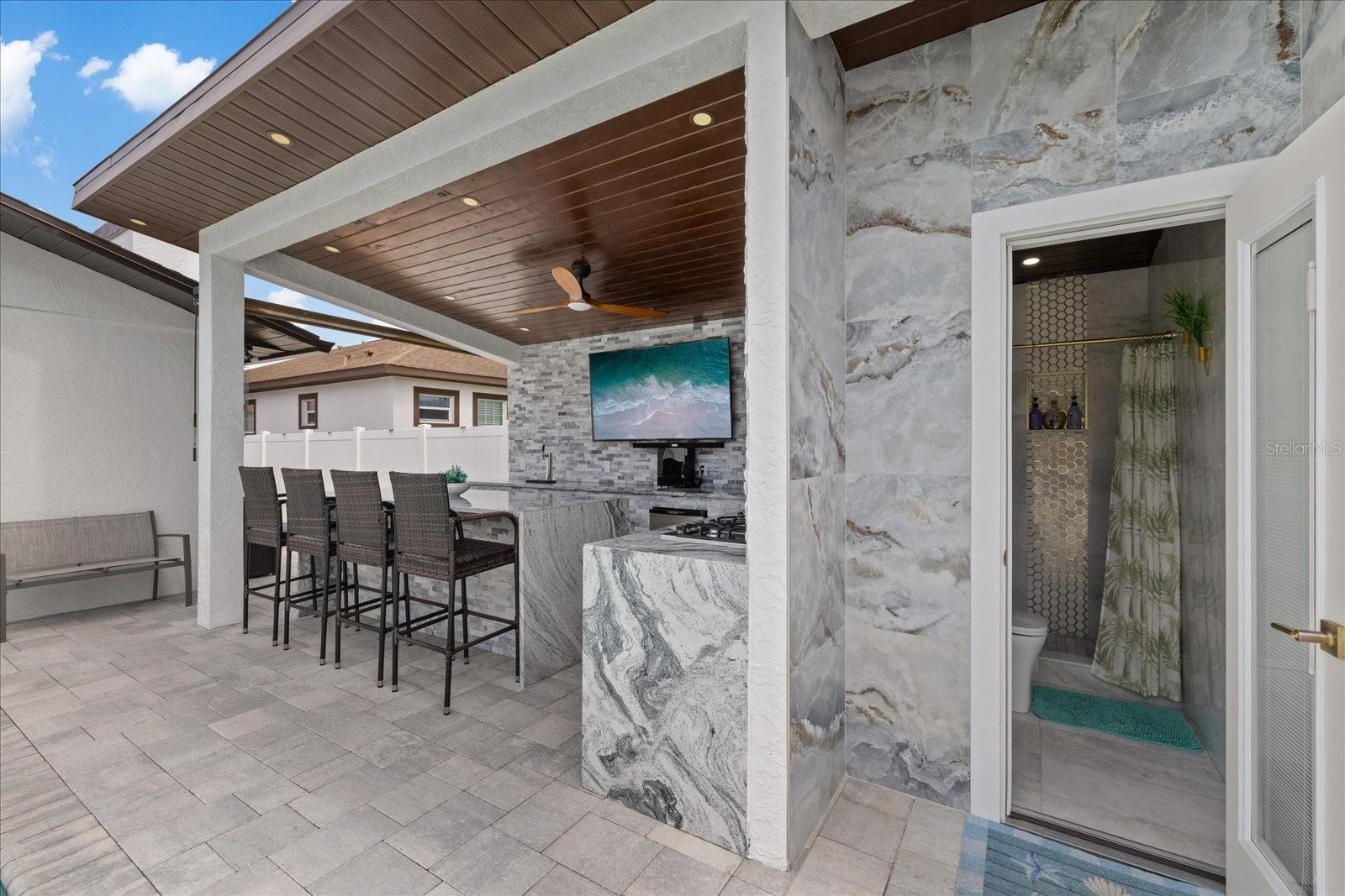 PINECREST VILLA - Residential