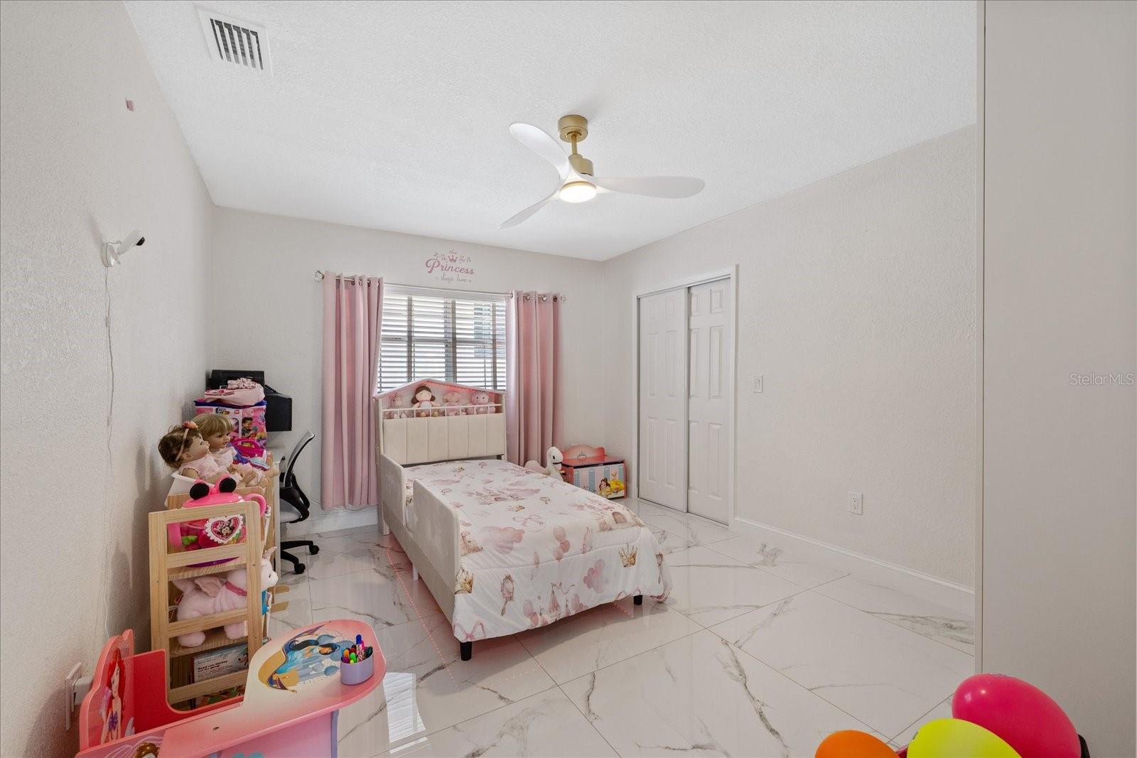 PINECREST VILLA - Residential