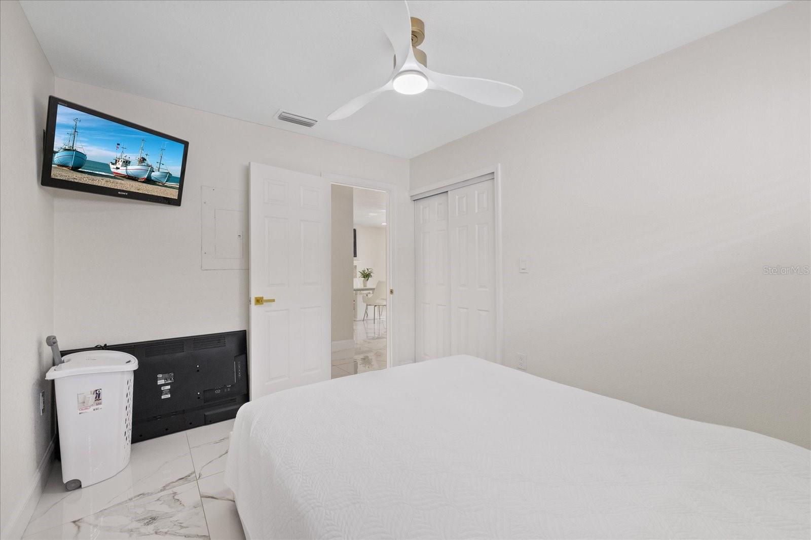 PINECREST VILLA - Residential