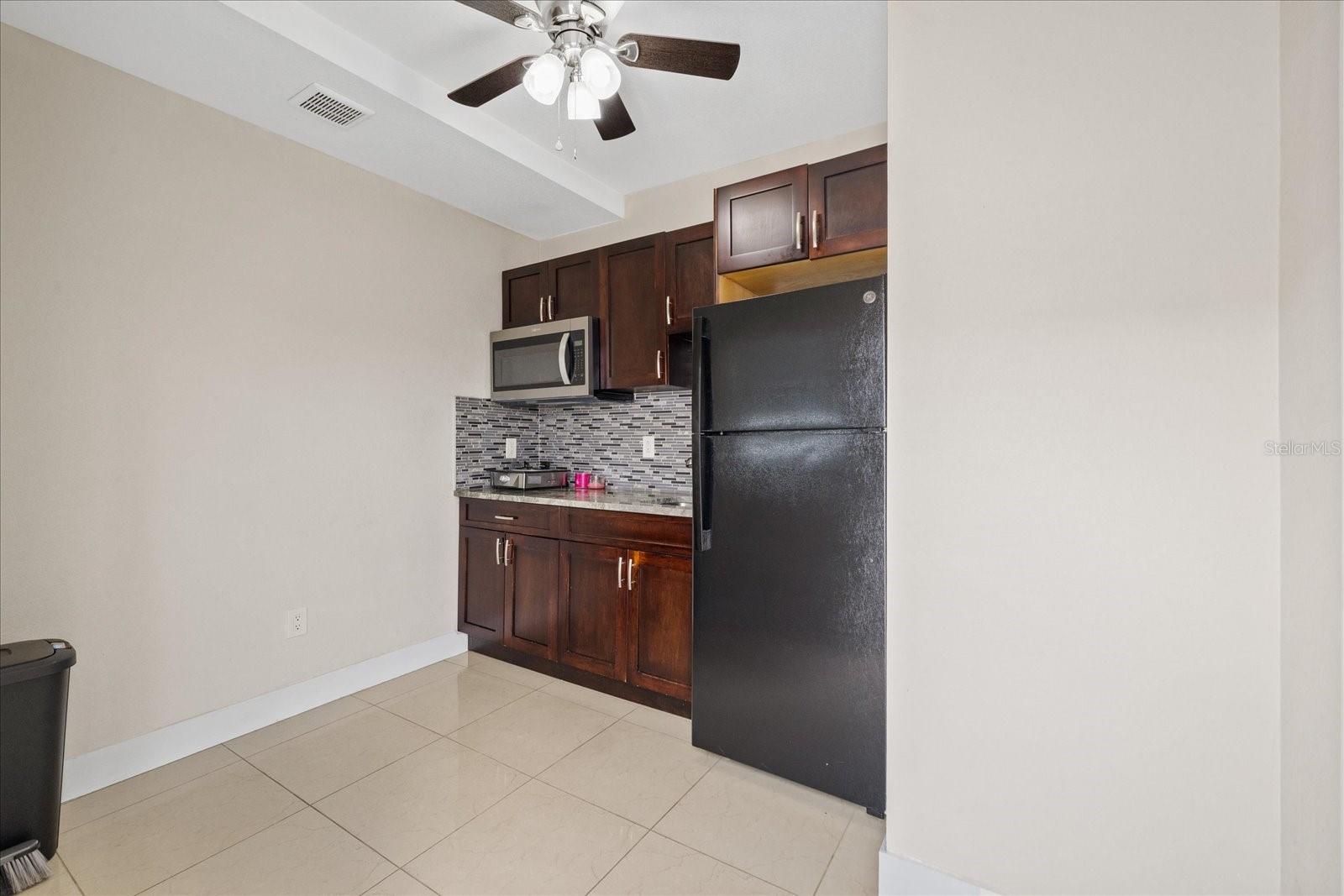 PINECREST VILLA - Residential