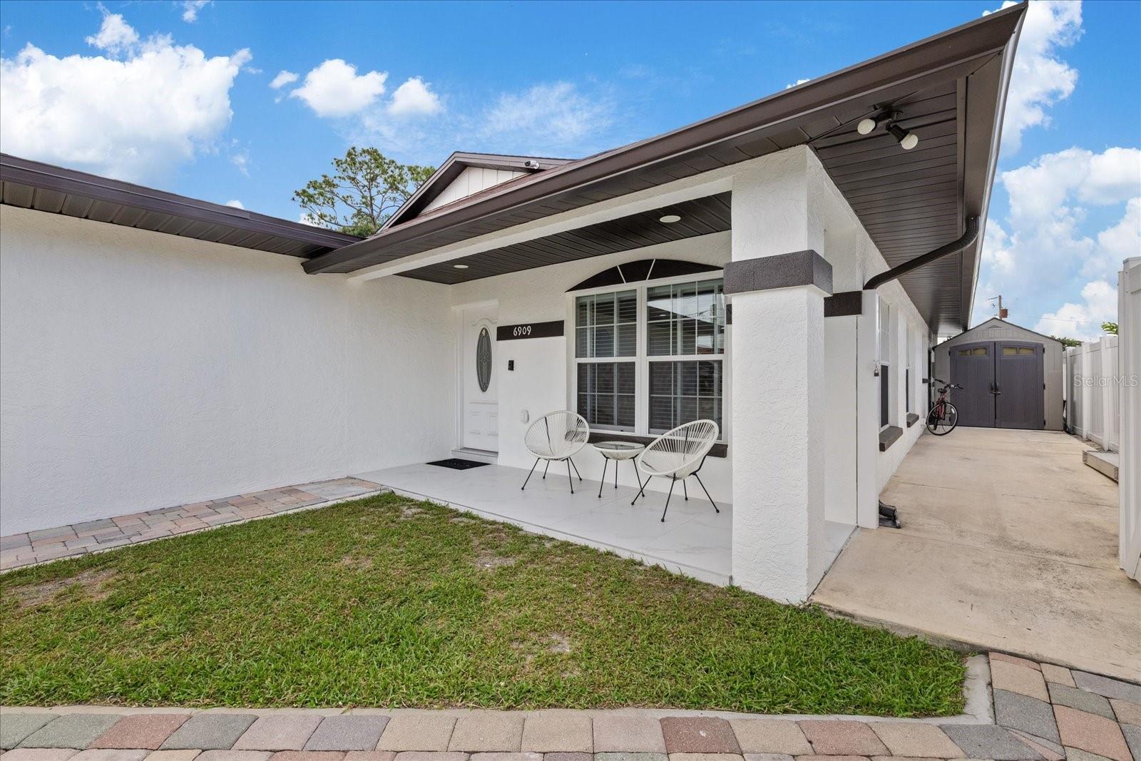 PINECREST VILLA - Residential