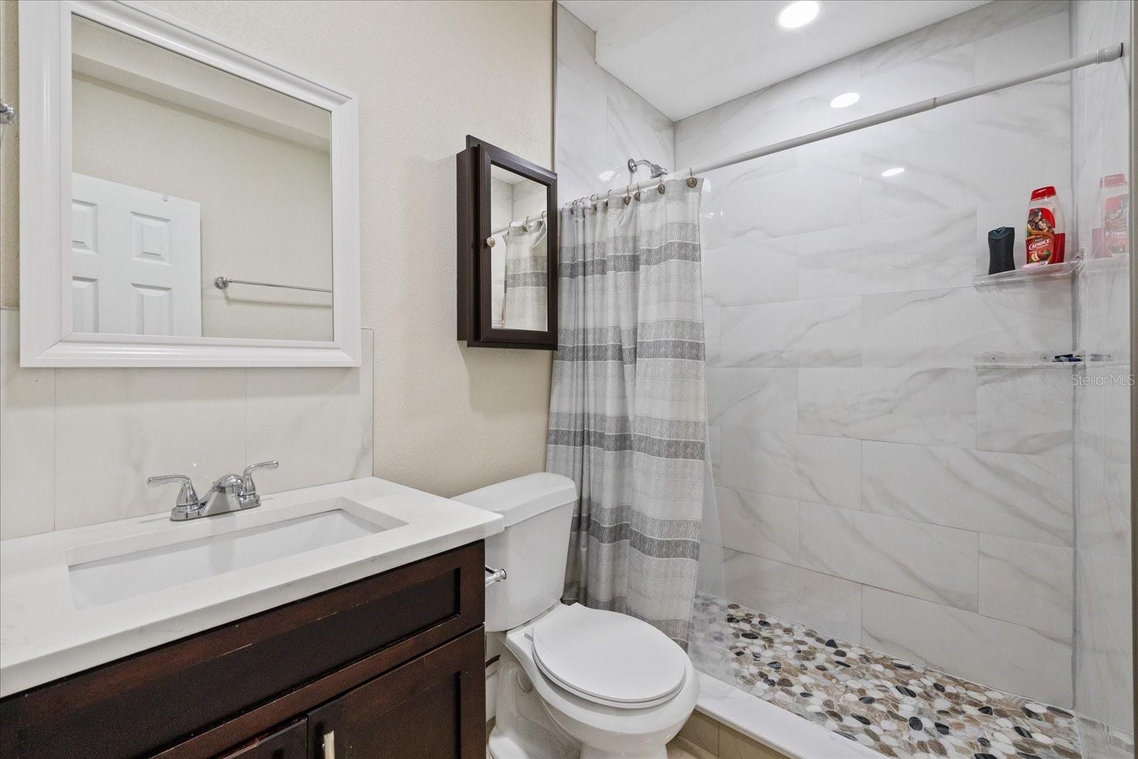 PINECREST VILLA - Residential