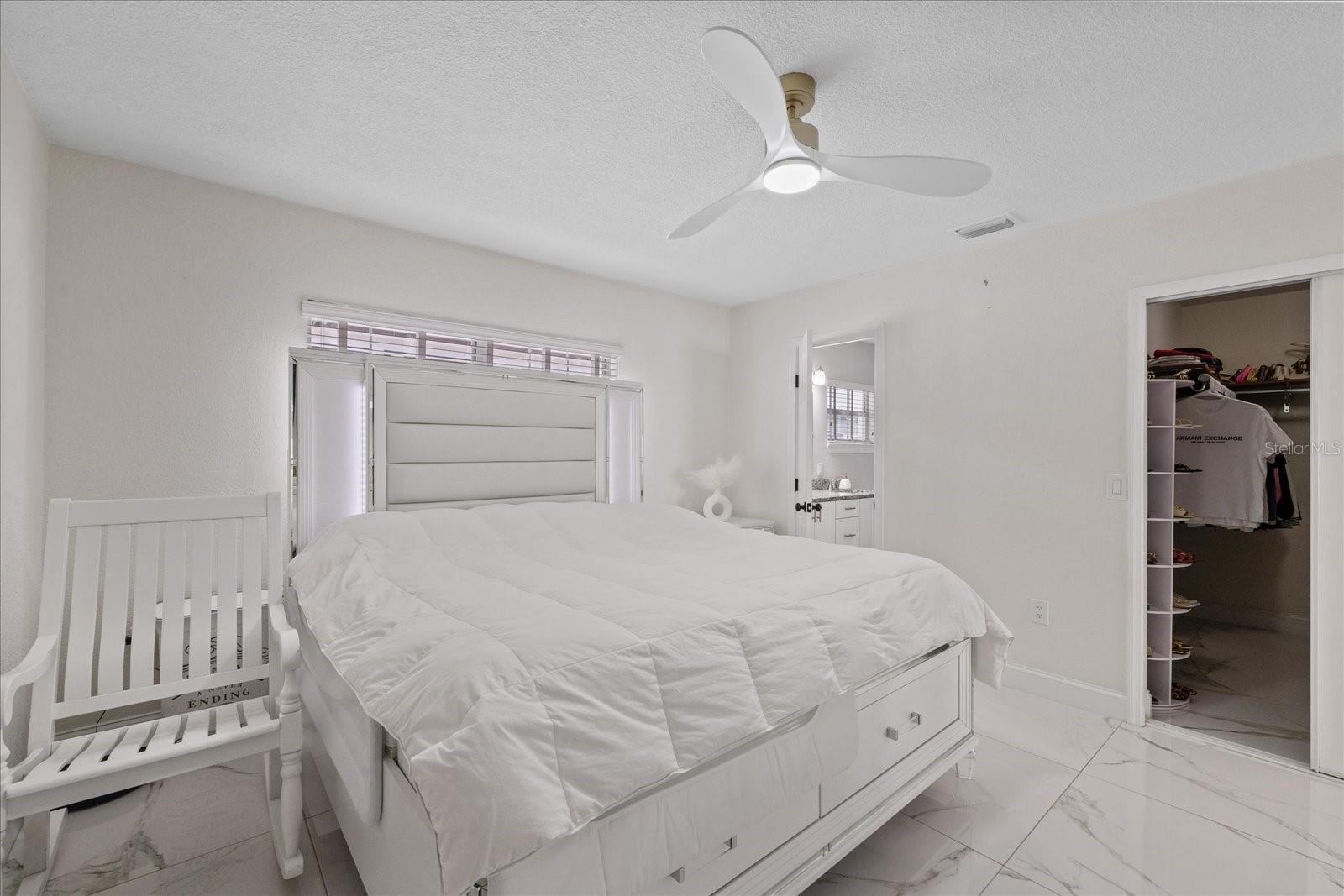 PINECREST VILLA - Residential