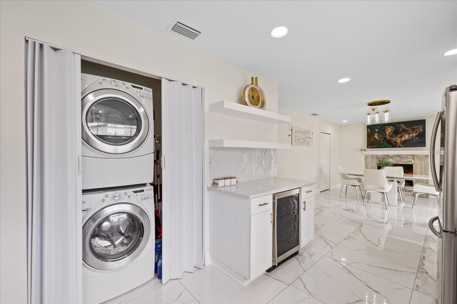 PINECREST VILLA - Residential