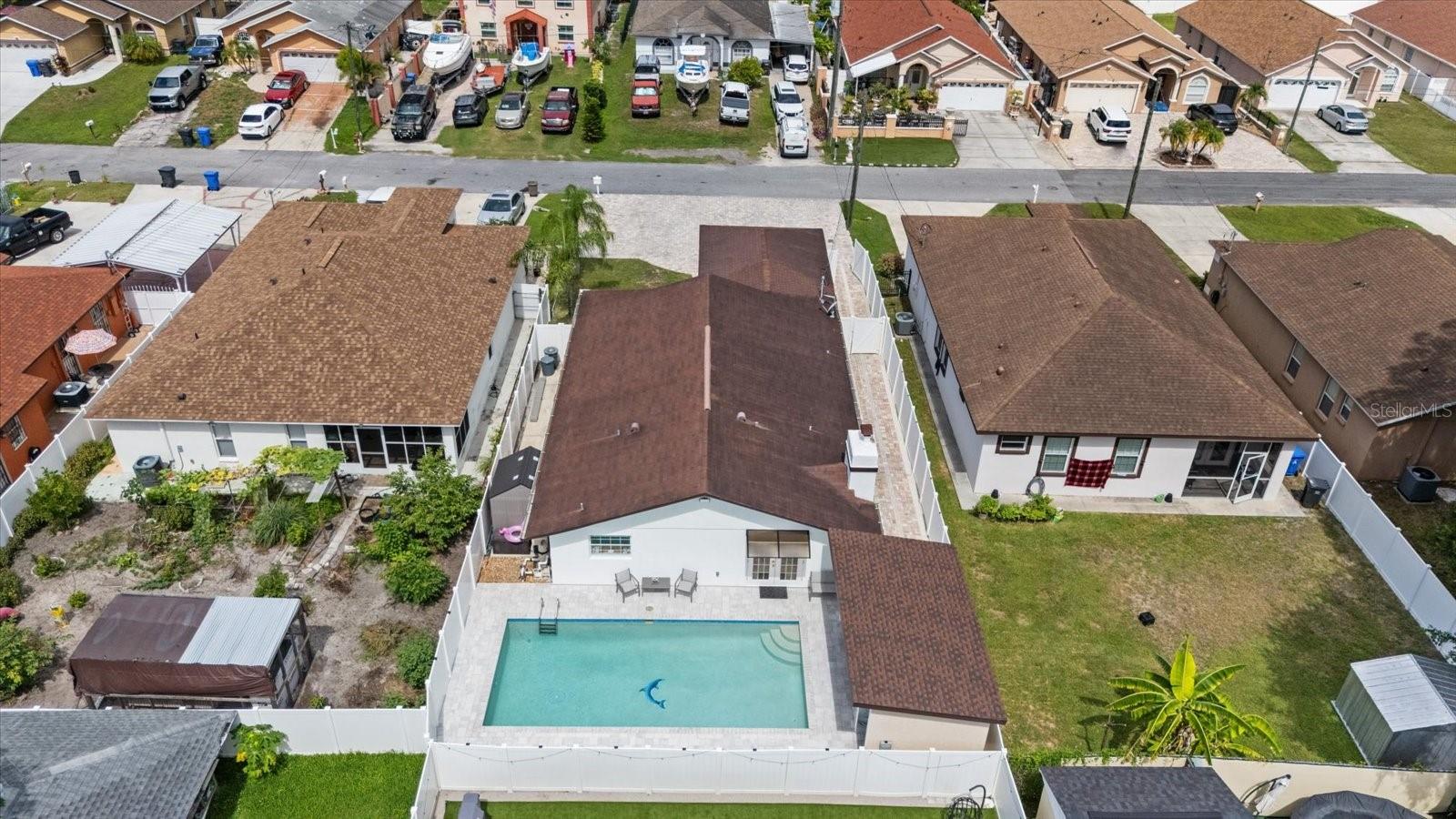 PINECREST VILLA - Residential