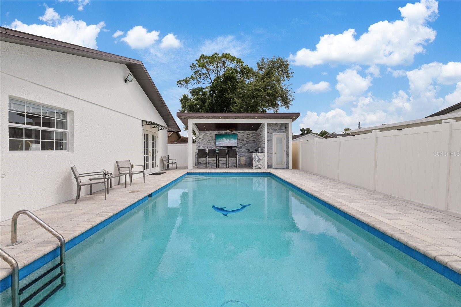 PINECREST VILLA - Residential