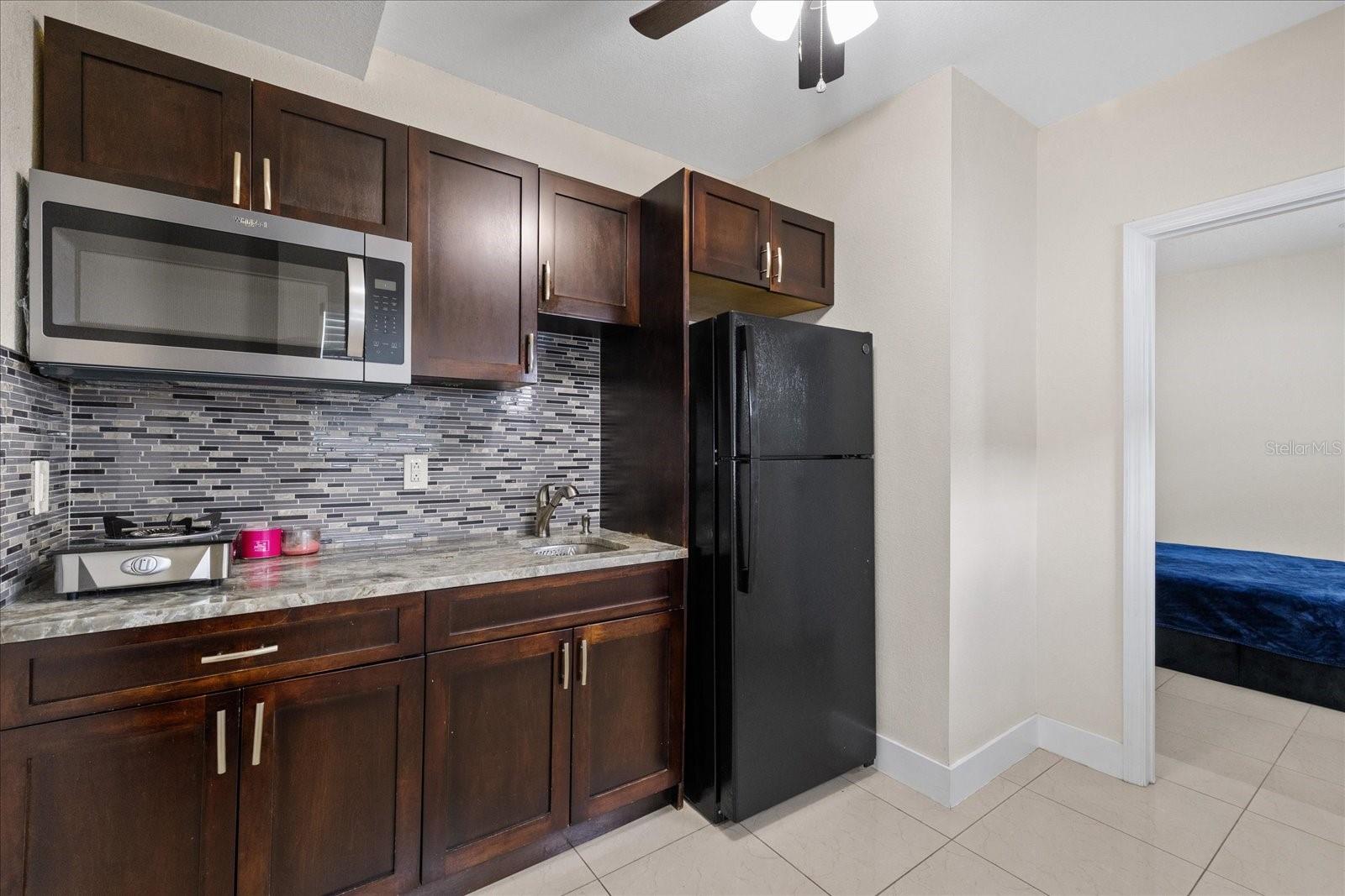 PINECREST VILLA - Residential