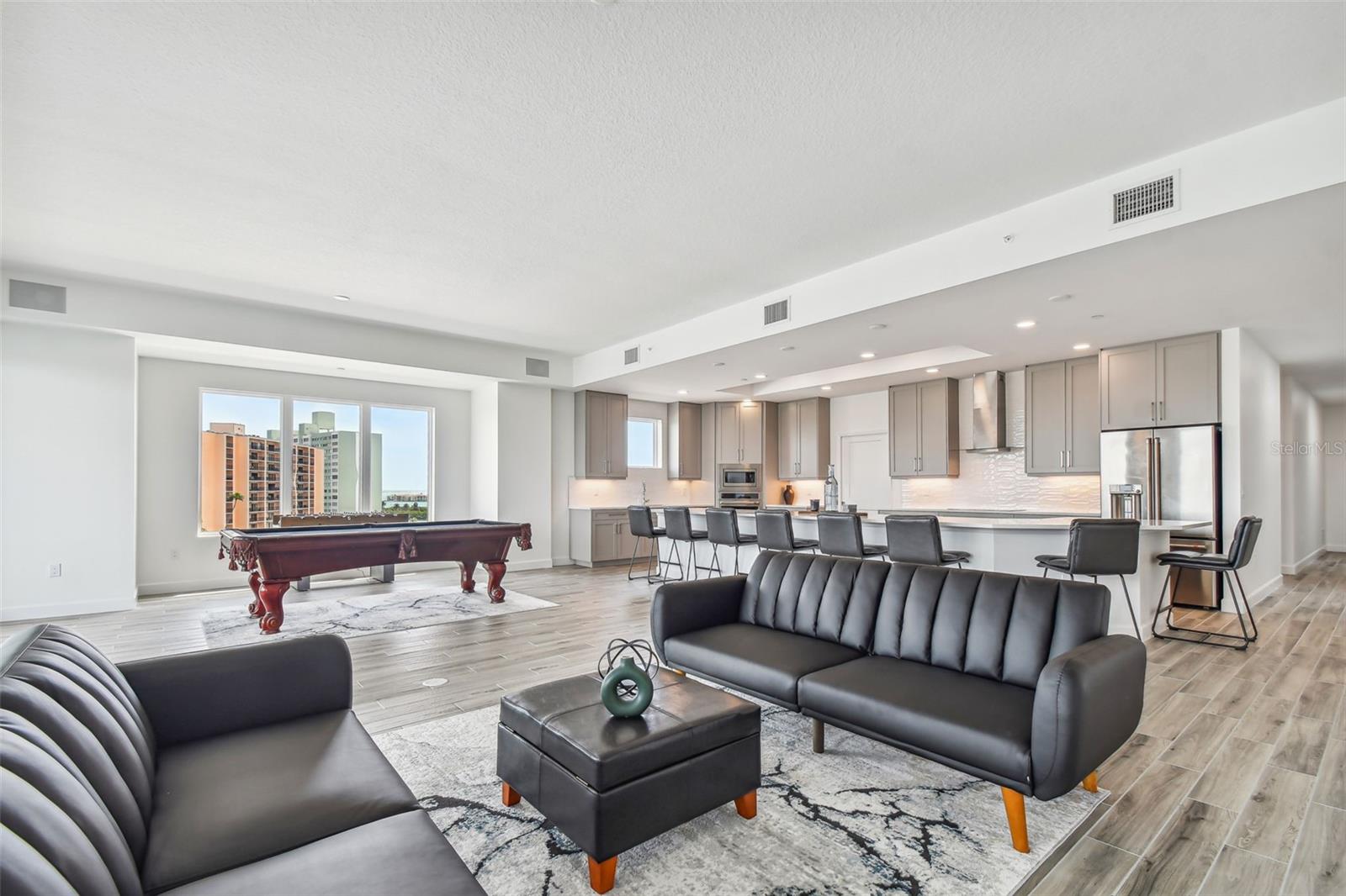 DOLPHIN HARBOUR CONDO - Residential