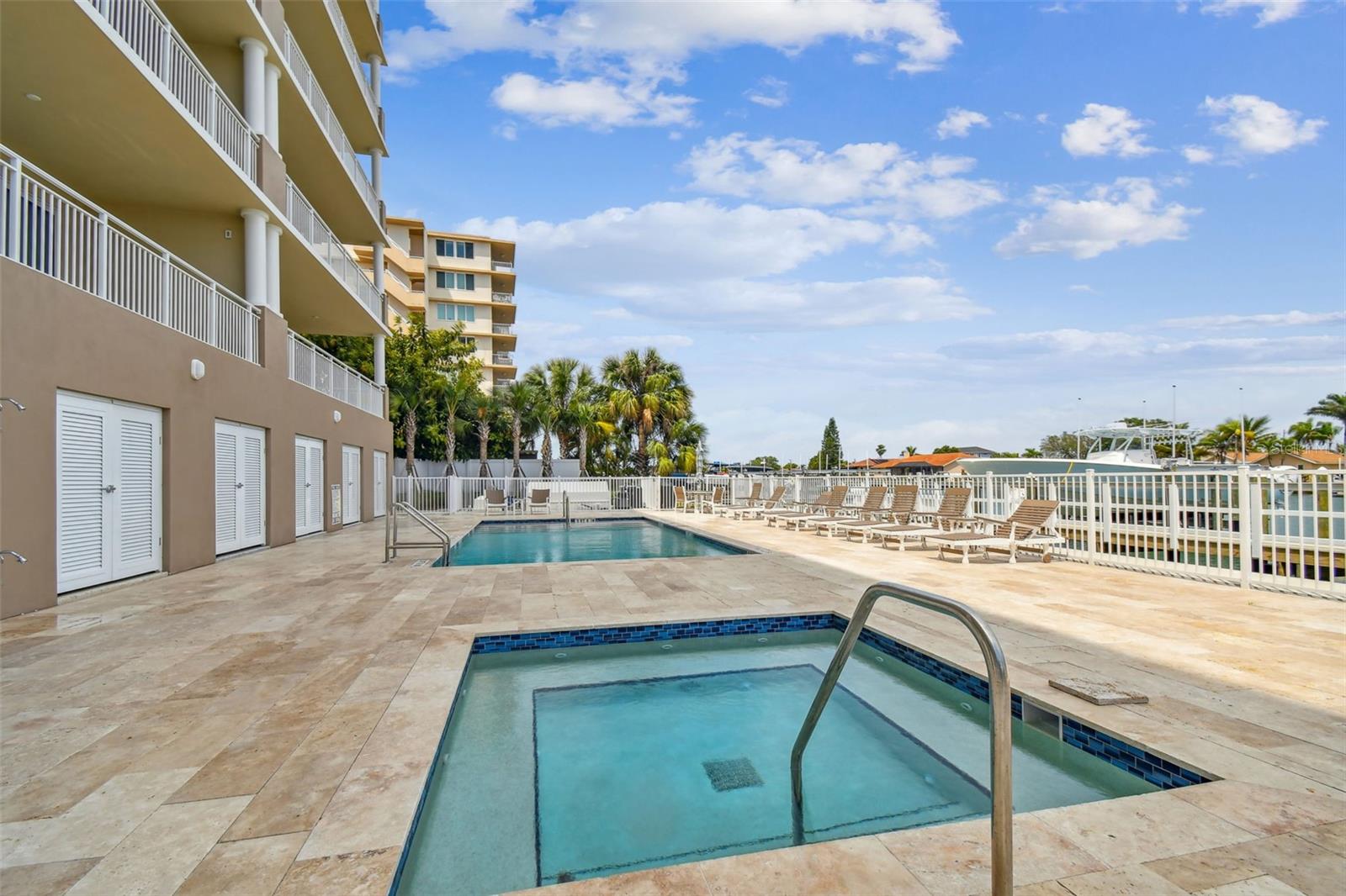 DOLPHIN HARBOUR CONDO - Residential