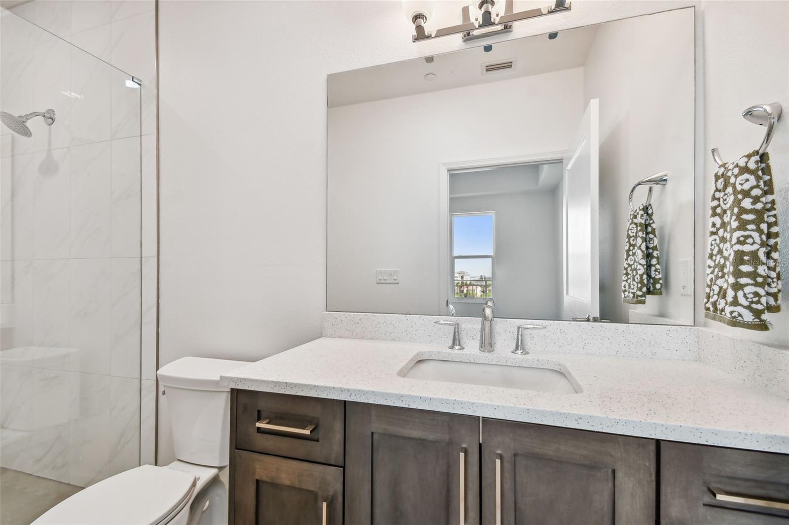 DOLPHIN HARBOUR CONDO - Residential