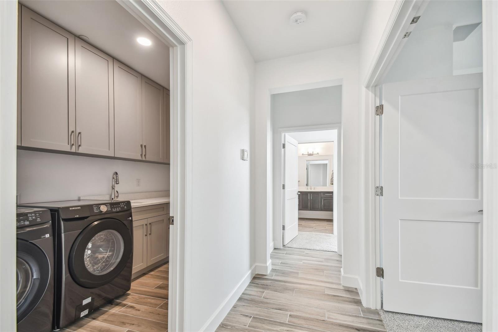 DOLPHIN HARBOUR CONDO - Residential