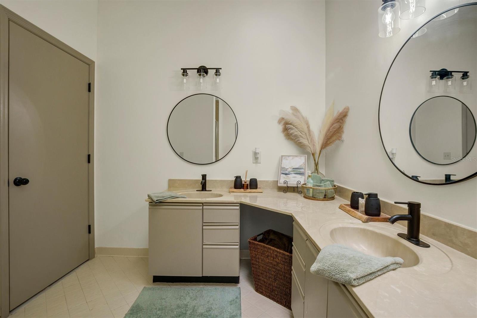 COUNTRY CLUB VILLAGE PH 02 - Residential