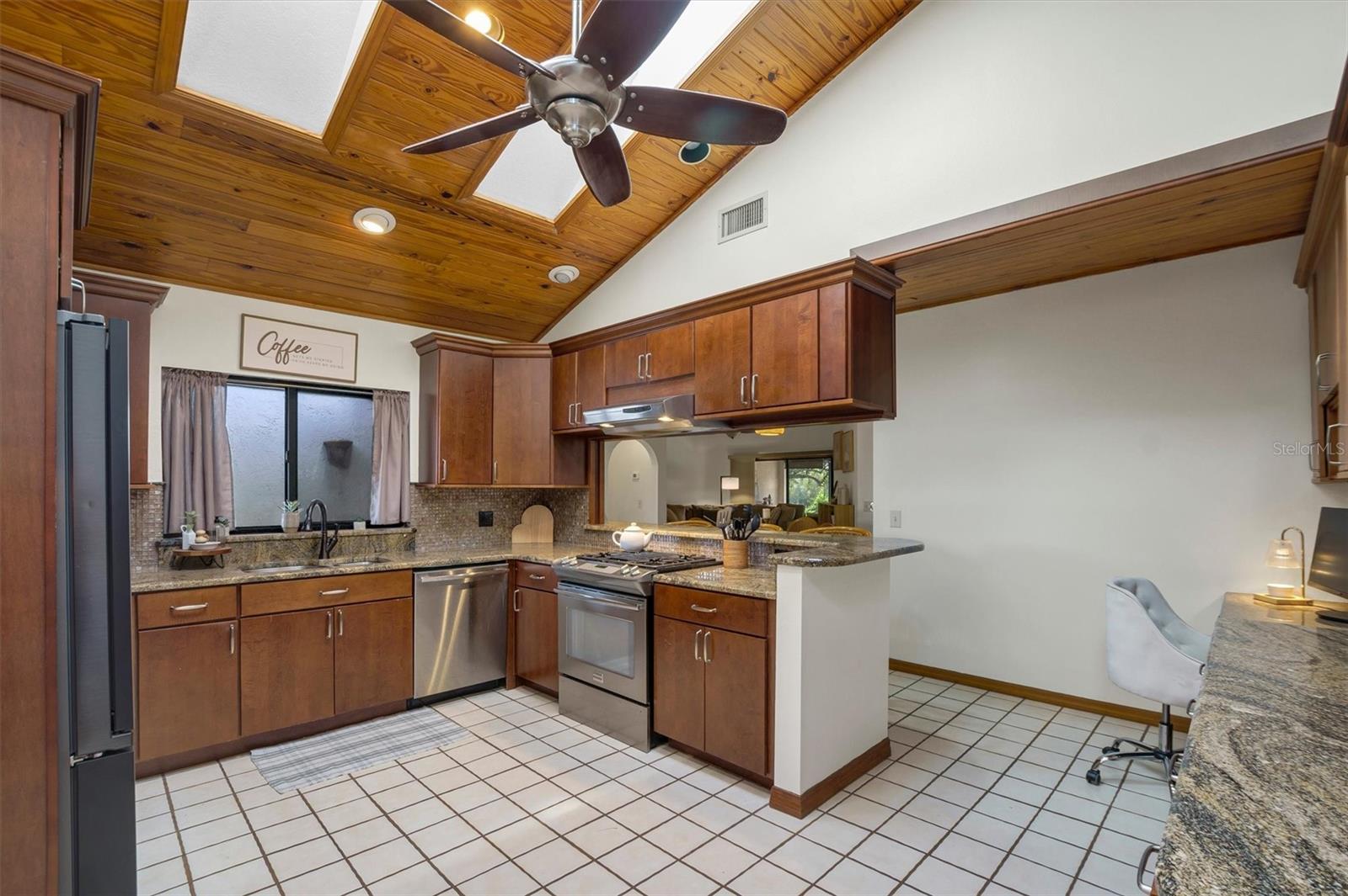 COUNTRY CLUB VILLAGE PH 02 - Residential