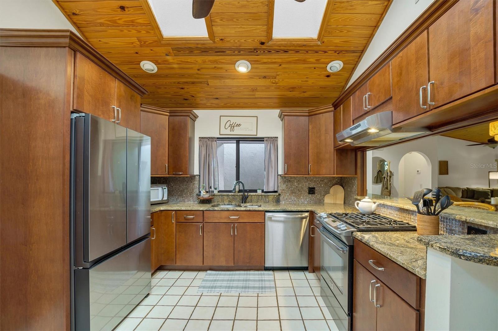 COUNTRY CLUB VILLAGE PH 02 - Residential