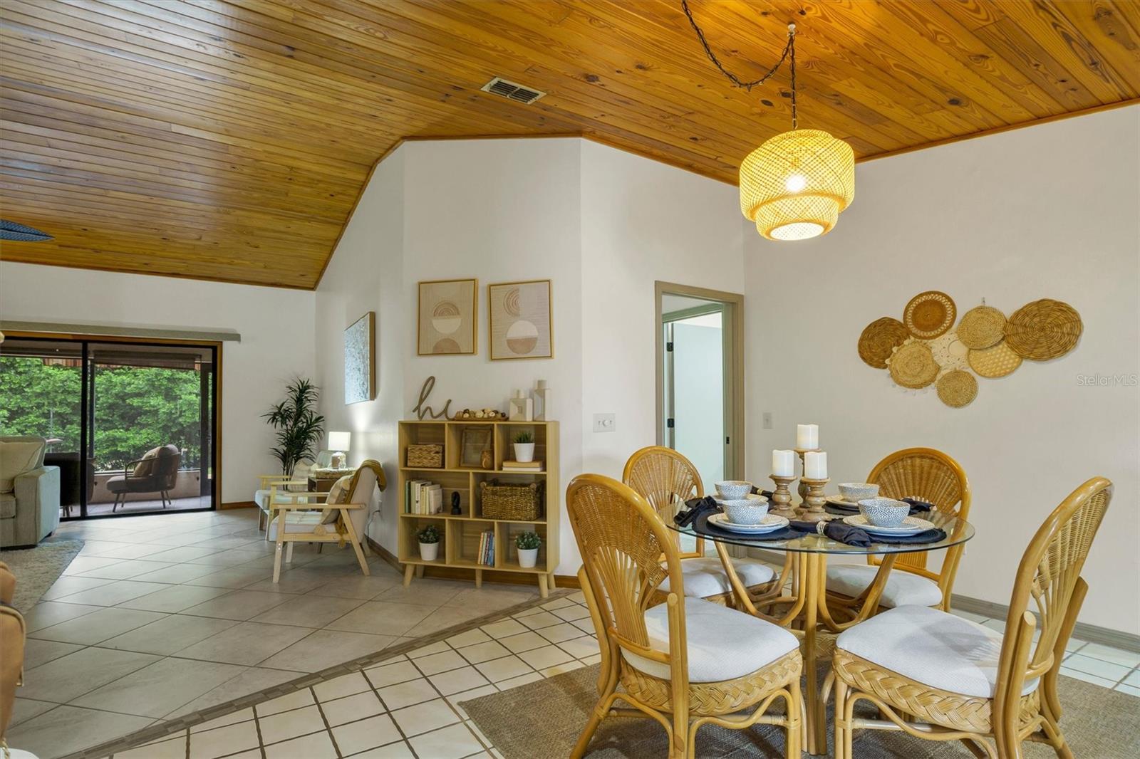 COUNTRY CLUB VILLAGE PH 02 - Residential