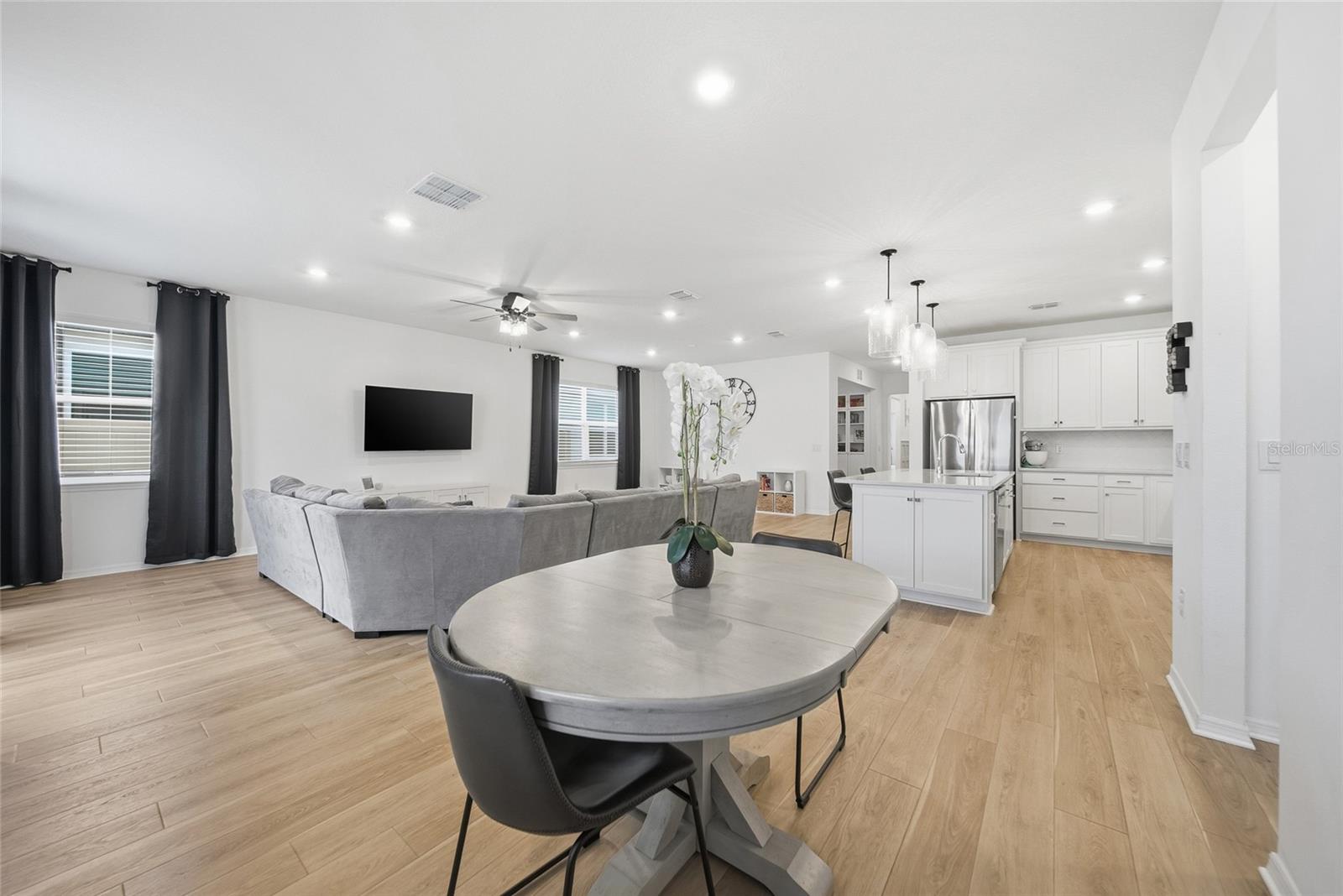 WHISPERING PINES PH 1 - Residential