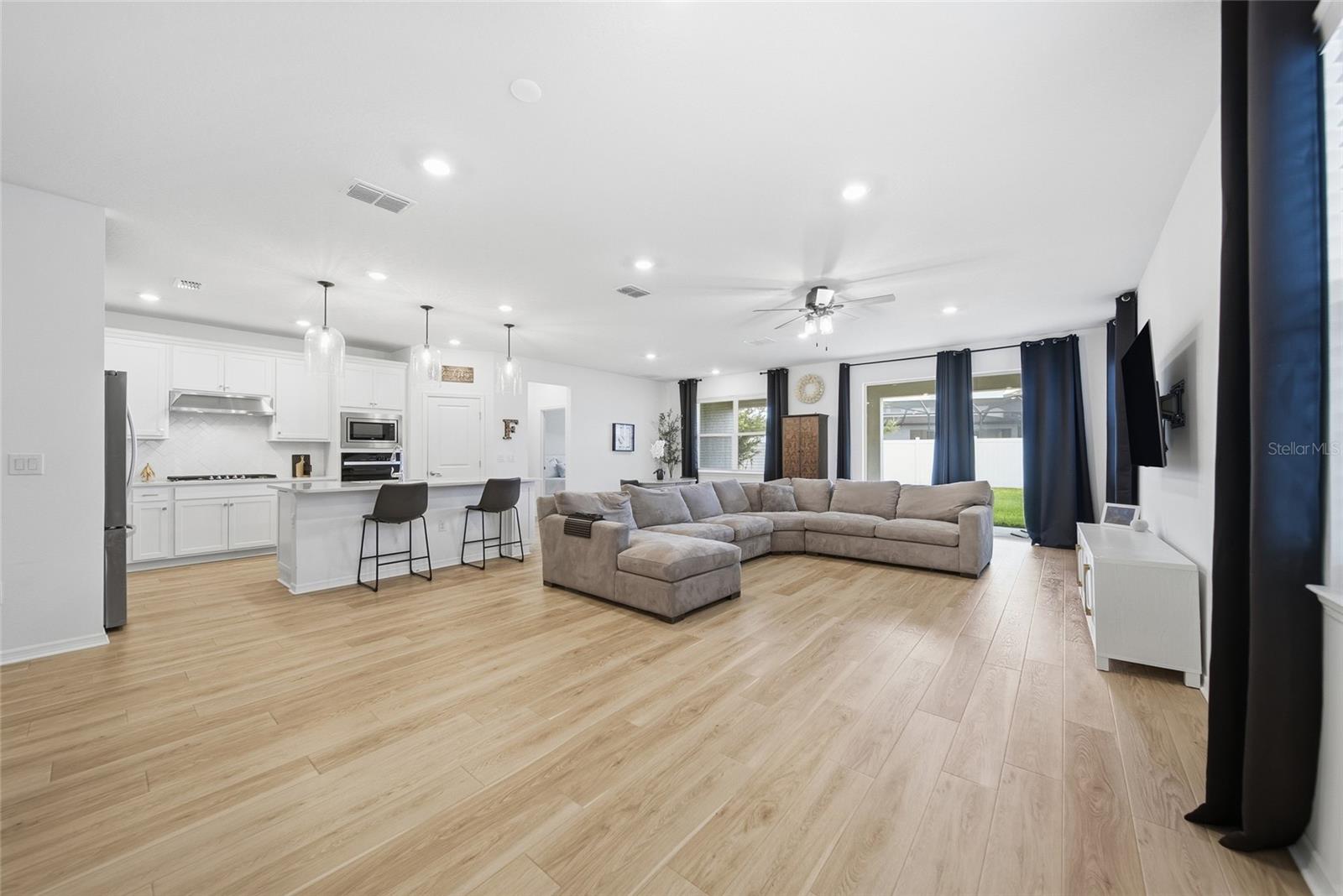WHISPERING PINES PH 1 - Residential