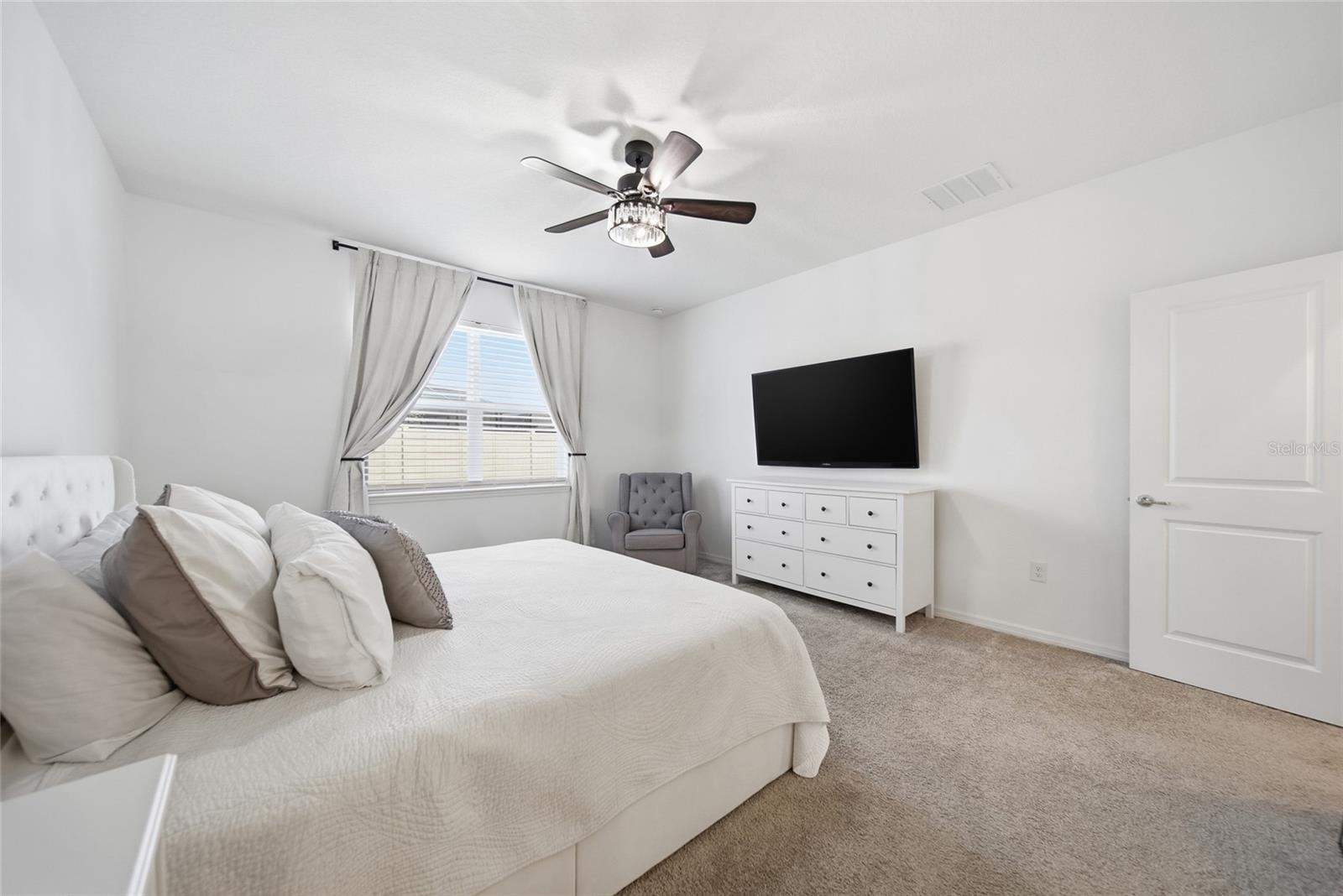 WHISPERING PINES PH 1 - Residential