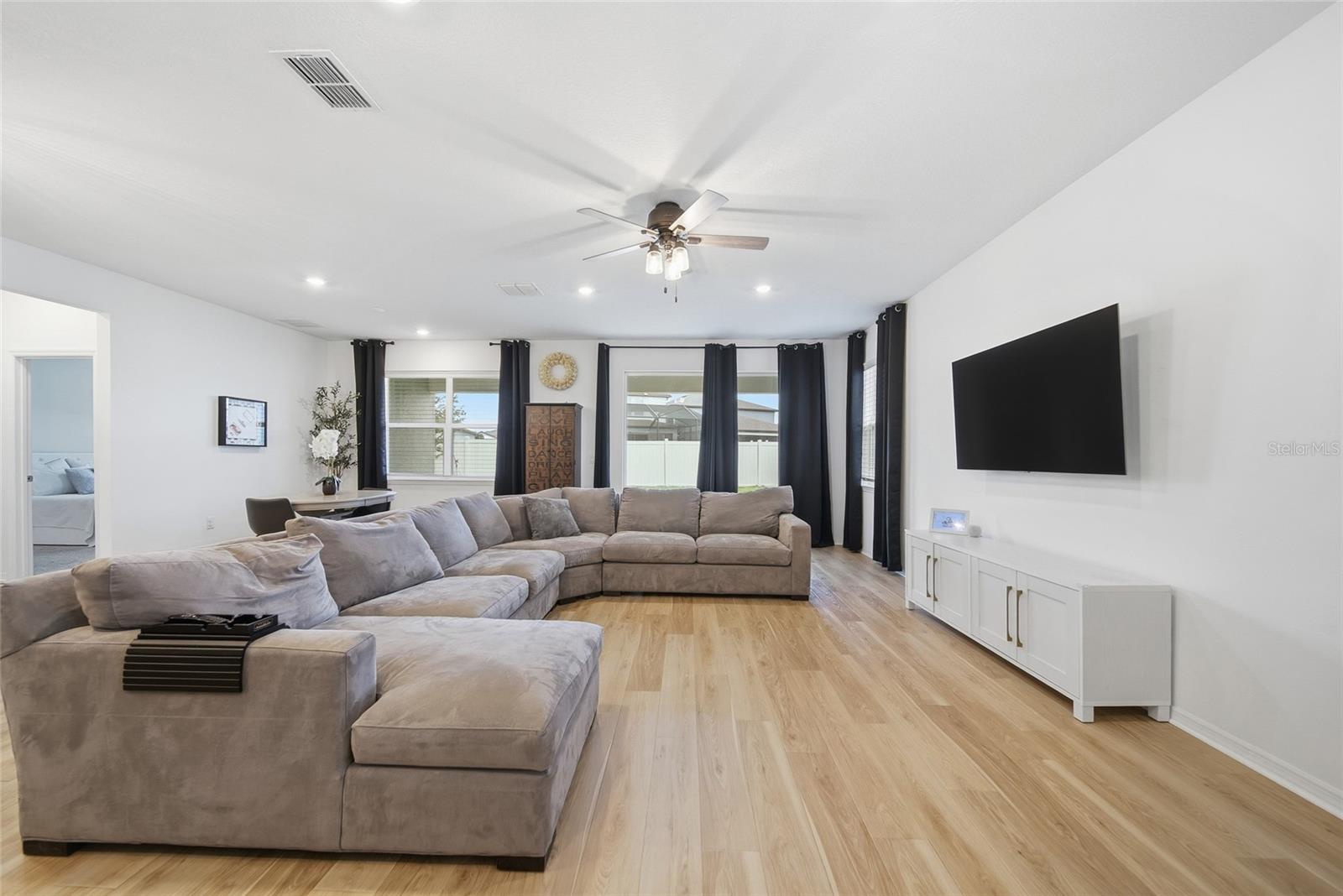 WHISPERING PINES PH 1 - Residential