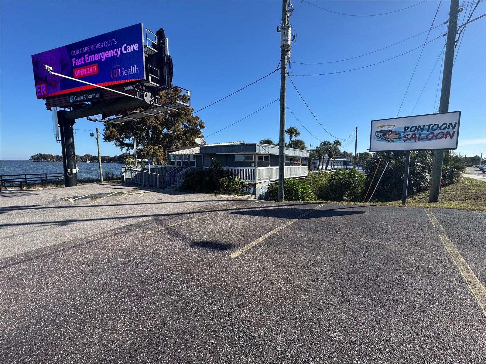 TAVARES - Commercial Sale