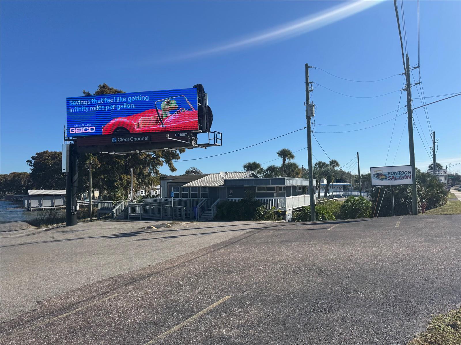 TAVARES - Commercial Sale