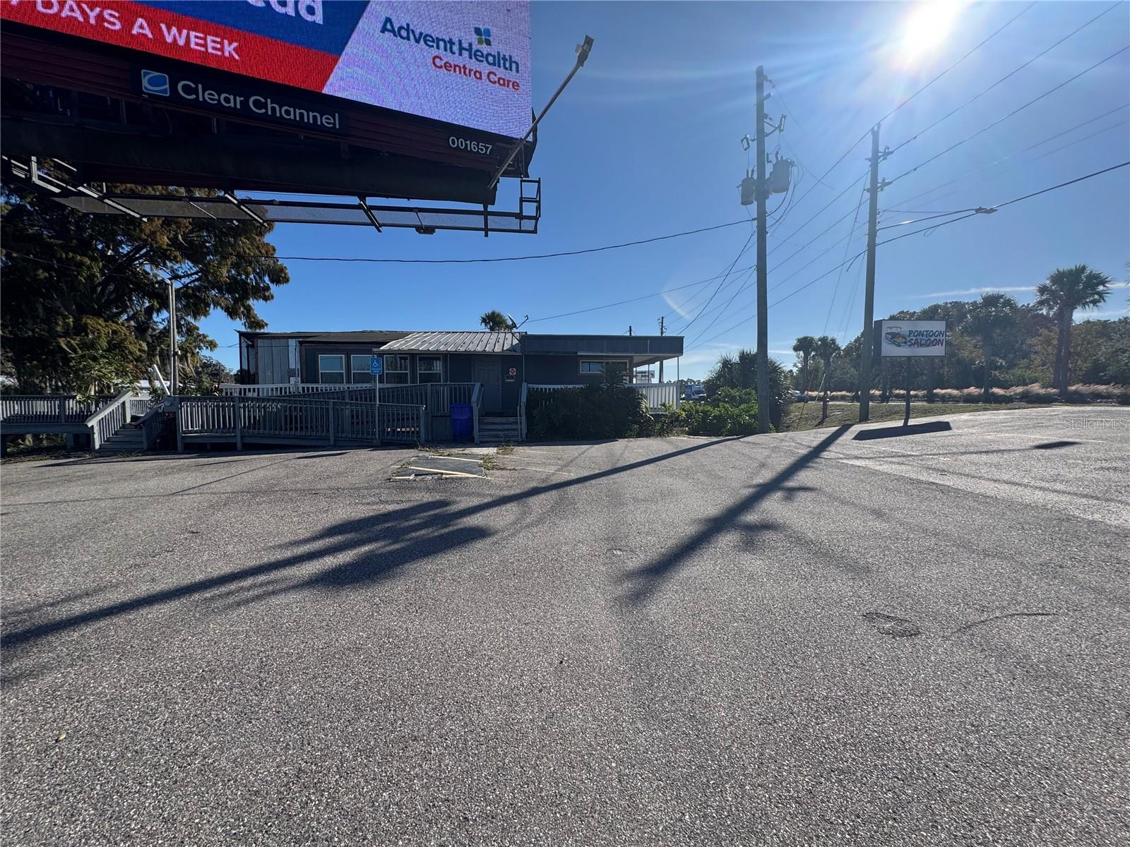 TAVARES - Commercial Sale
