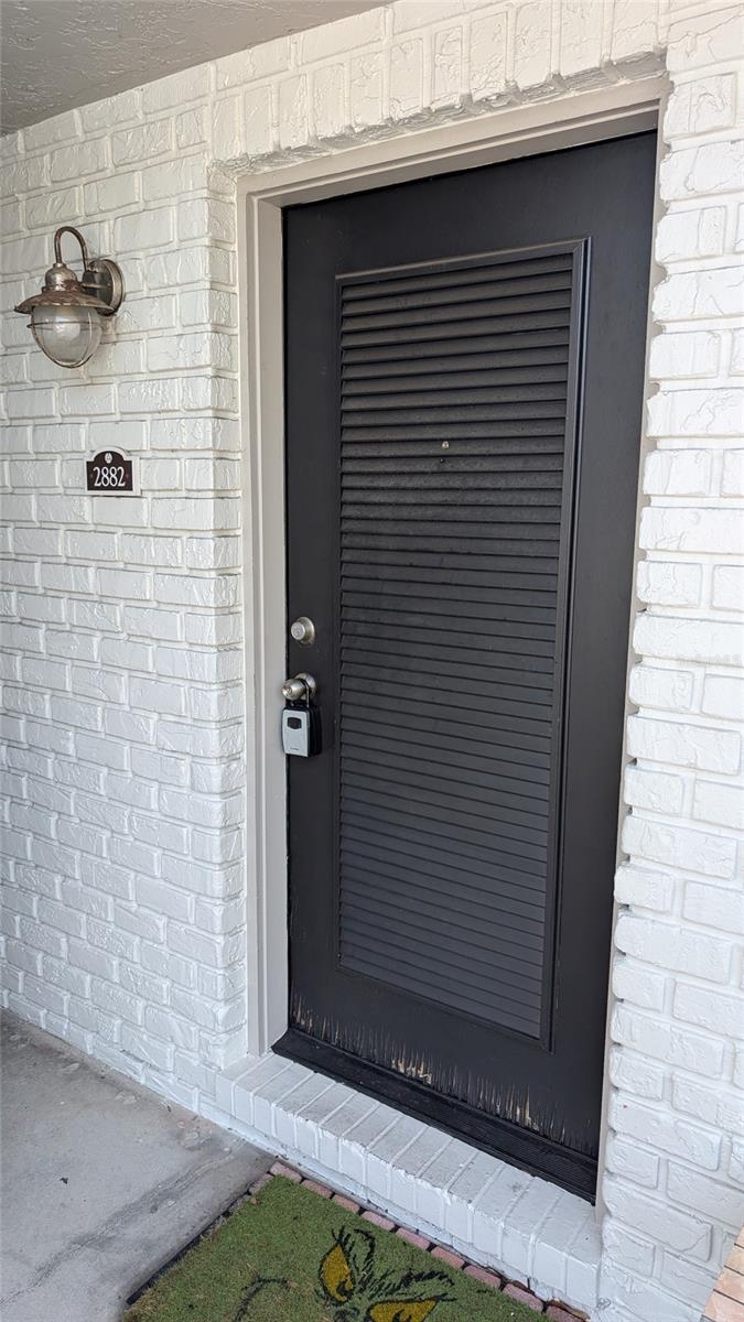 Discover comfortable, convenient living in this refreshed two-bedroom, two-bathroom condominium in Orlando’s vibrant Audubon Park neighborhood.

The interior features attractive laminate wood flooring, stainless-steel appliances, and a fully equipped kitchen. A stackable washer and dryer are also included for added convenience.

Enjoy reserved parking and a highly desirable location near the neighborhood’s popular shops, cafés, and restaurants. The condominium provides convenient access to Downtown Orlando, Baldwin Park, Winter Park, Leu Gardens, Orlando International Airport, and many of Central Florida’s major roadways.

Community amenities include:

• Two swimming pools
• Private fitness center
• Clubhouse
• Barbecue and outdoor gathering area

Application Information

All individuals aged 18 or older who will reside at the property must submit a separate application. The application fee is nonrefundable. Applicant screening includes verification of credit, employment, rental history, background, and eviction records. The condominium association may require an additional application and association fee.