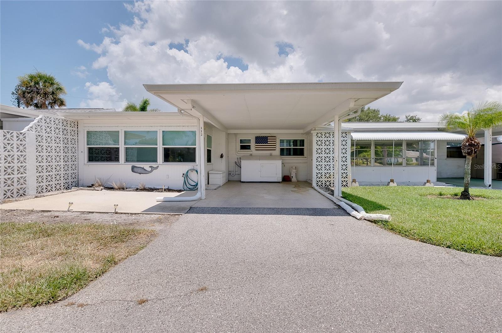 BEACH MANOR VILLAS - Residential