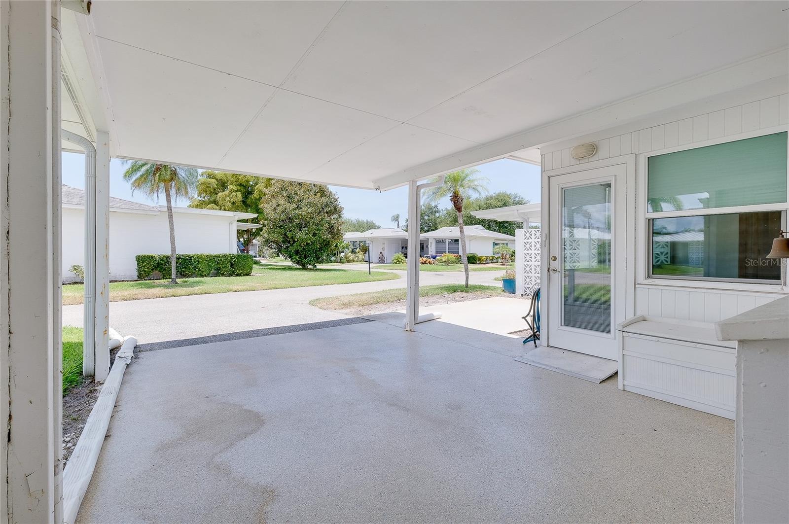 BEACH MANOR VILLAS - Residential
