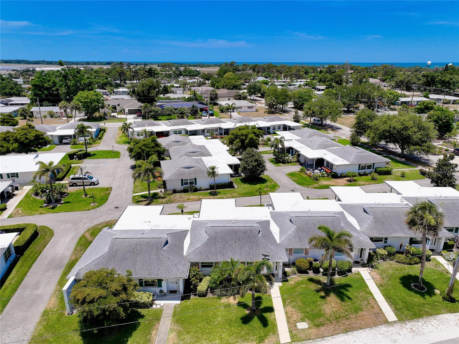 BEACH MANOR VILLAS - Residential