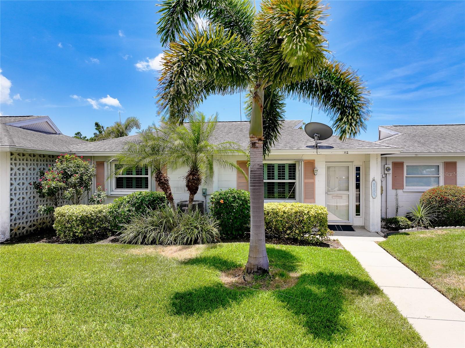 BEACH MANOR VILLAS - Residential