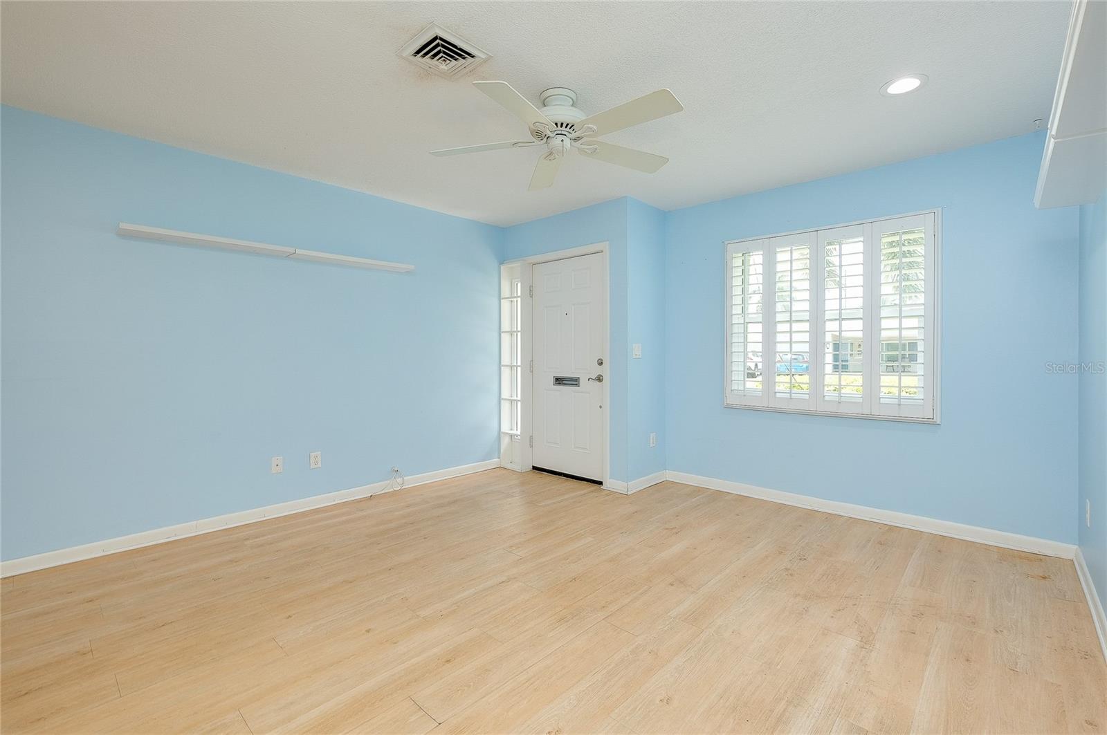 BEACH MANOR VILLAS - Residential