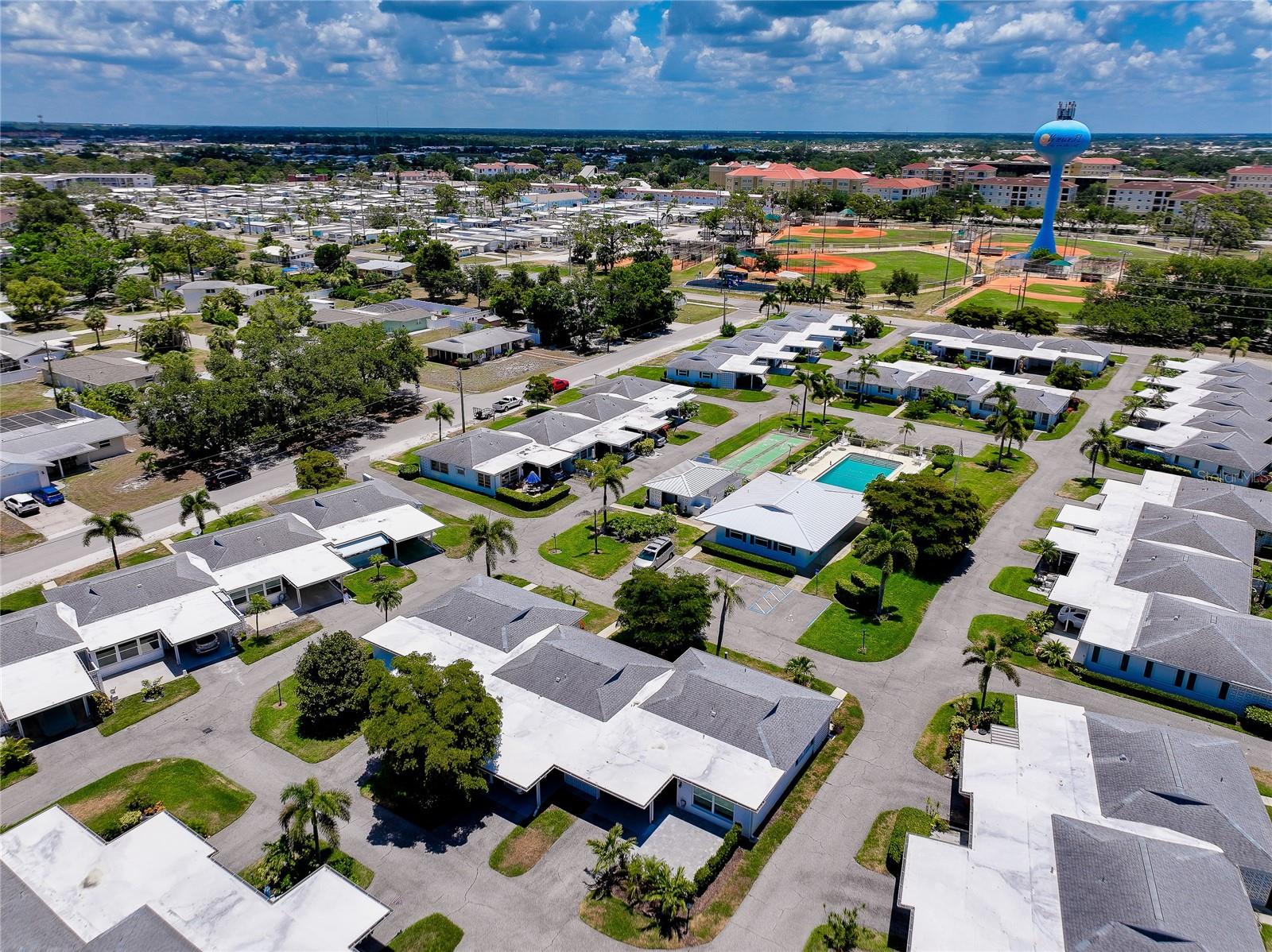 BEACH MANOR VILLAS - Residential