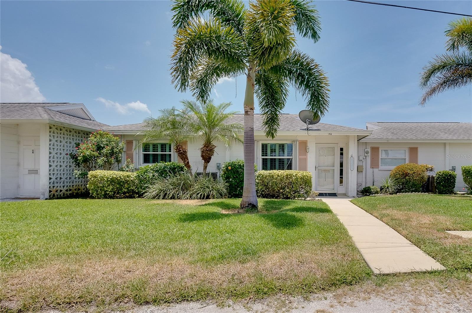 BEACH MANOR VILLAS - Residential