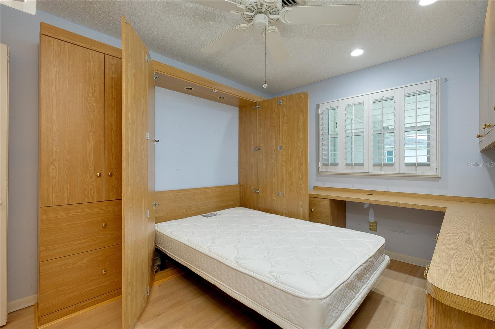 BEACH MANOR VILLAS - Residential