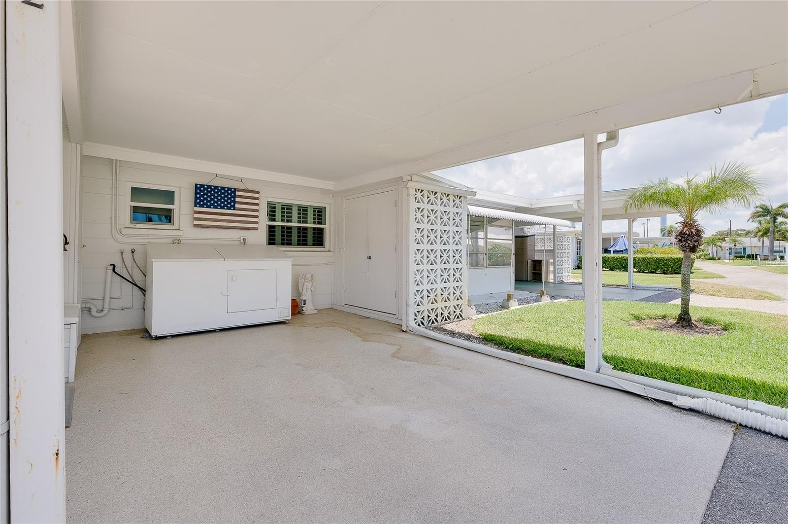 BEACH MANOR VILLAS - Residential