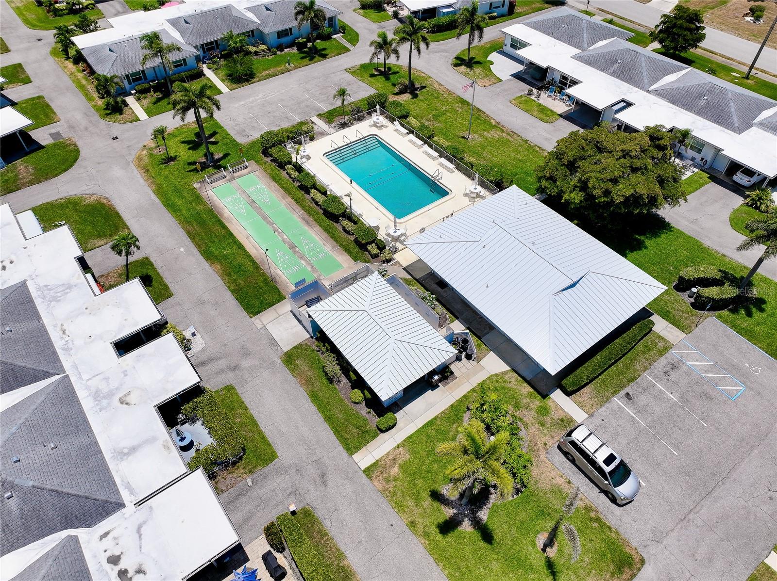 BEACH MANOR VILLAS - Residential