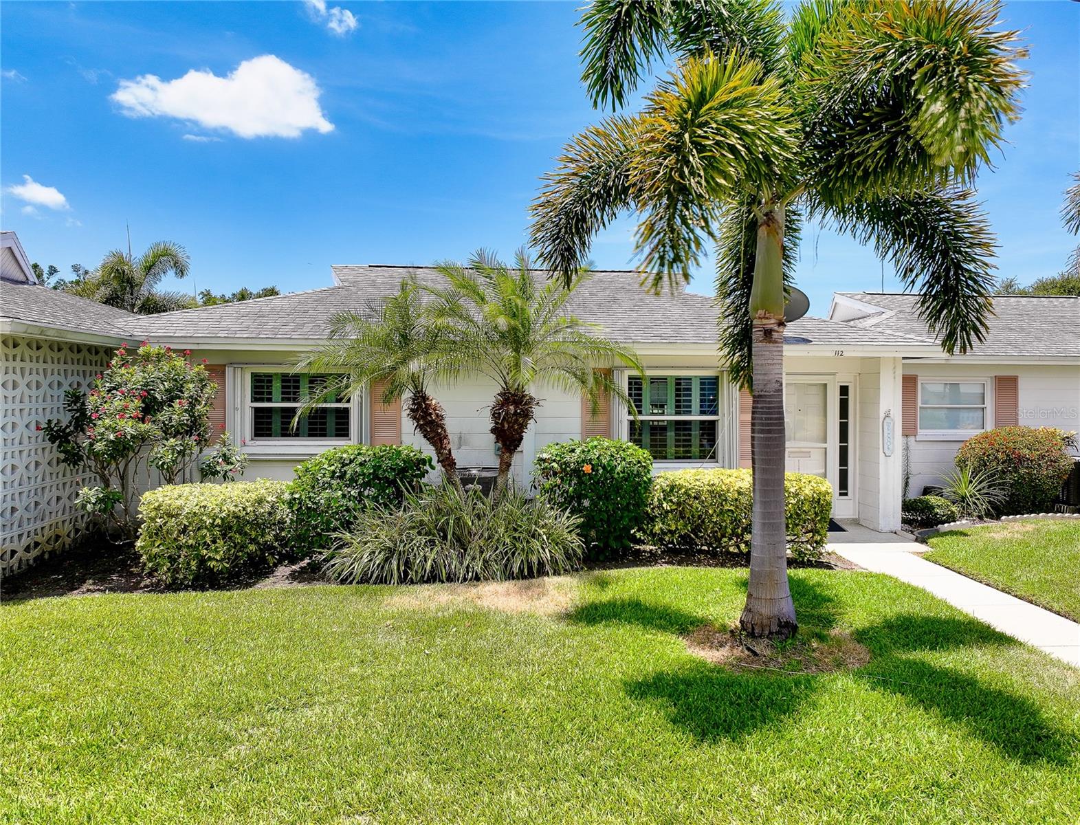 BEACH MANOR VILLAS - Residential