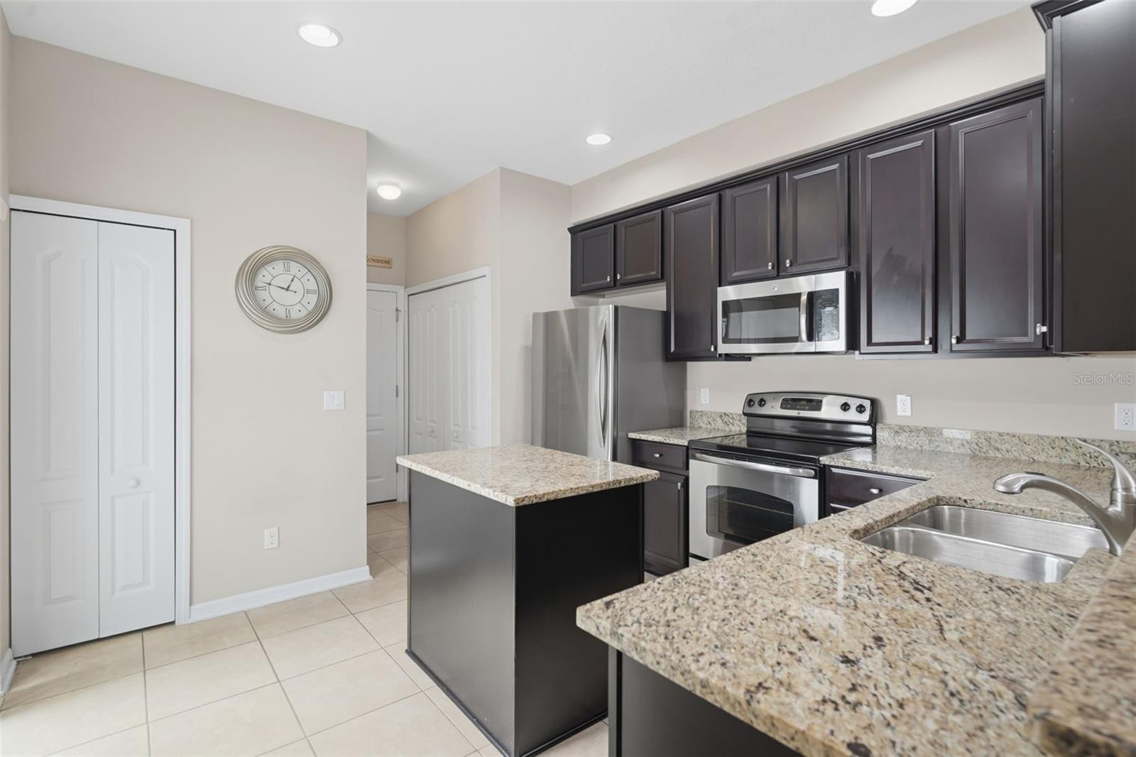 GROVELAND WATERSIDE POINTE PH 01 - Residential