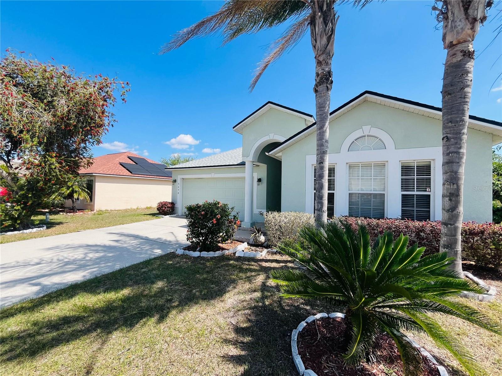 ROYAL HILLS - Residential