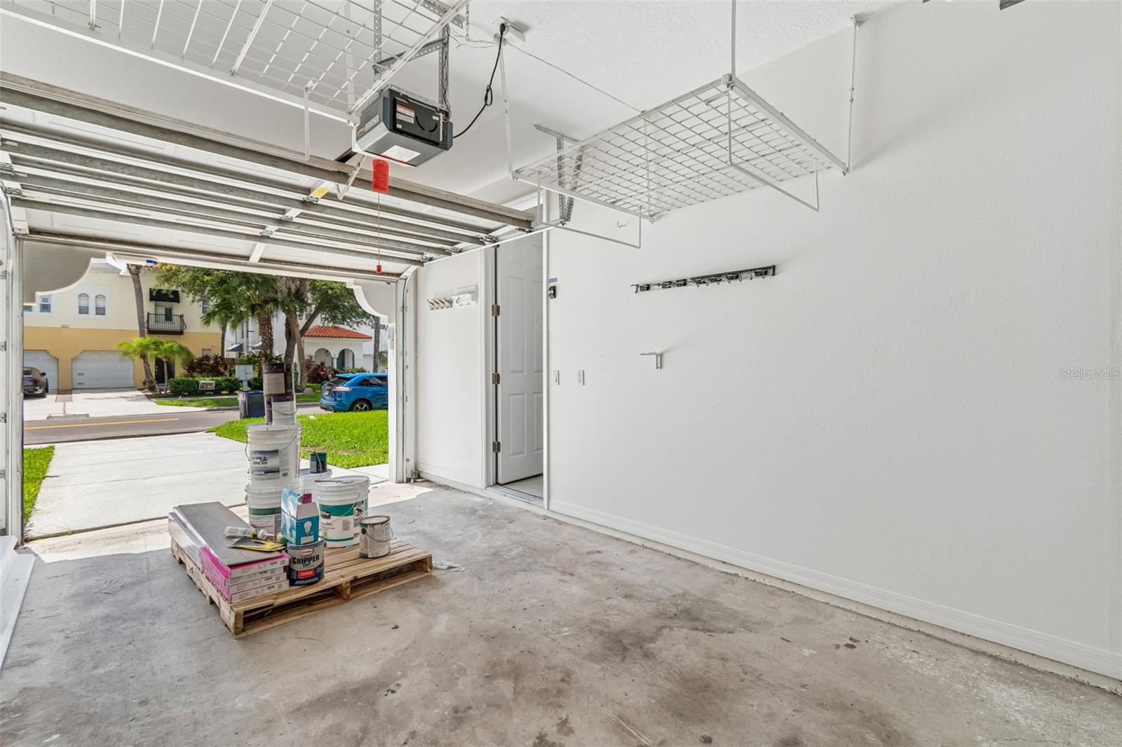 SOHO-HYDEPARK TWNHMS - Residential