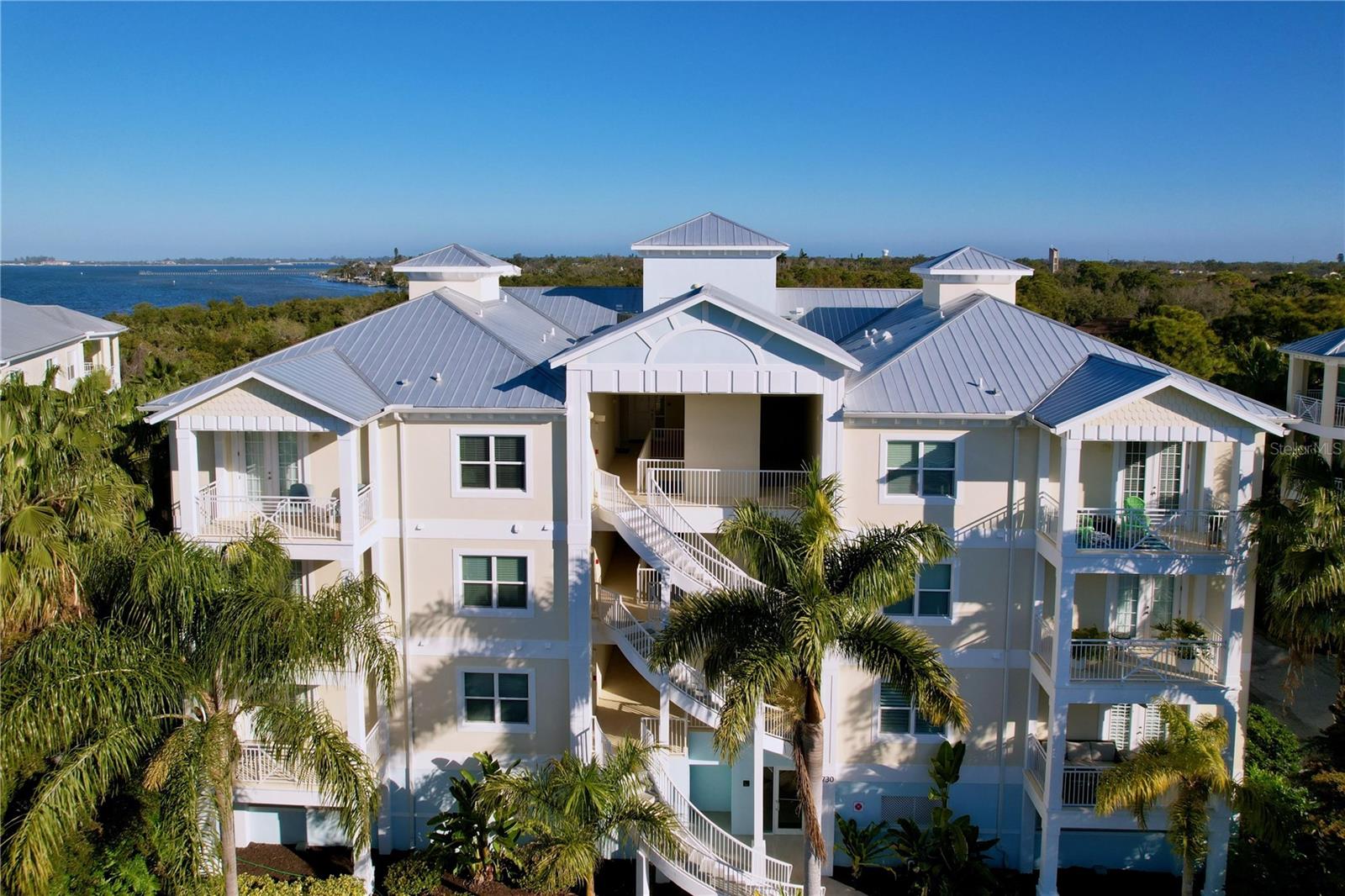 PALMA SOLA BAY CLUB - Residential