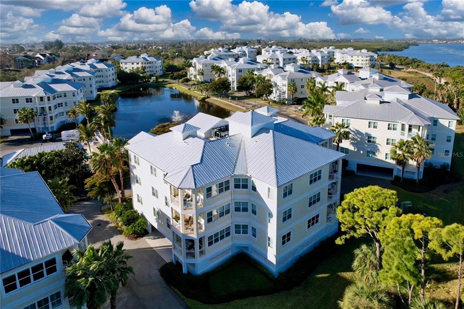 PALMA SOLA BAY CLUB - Residential